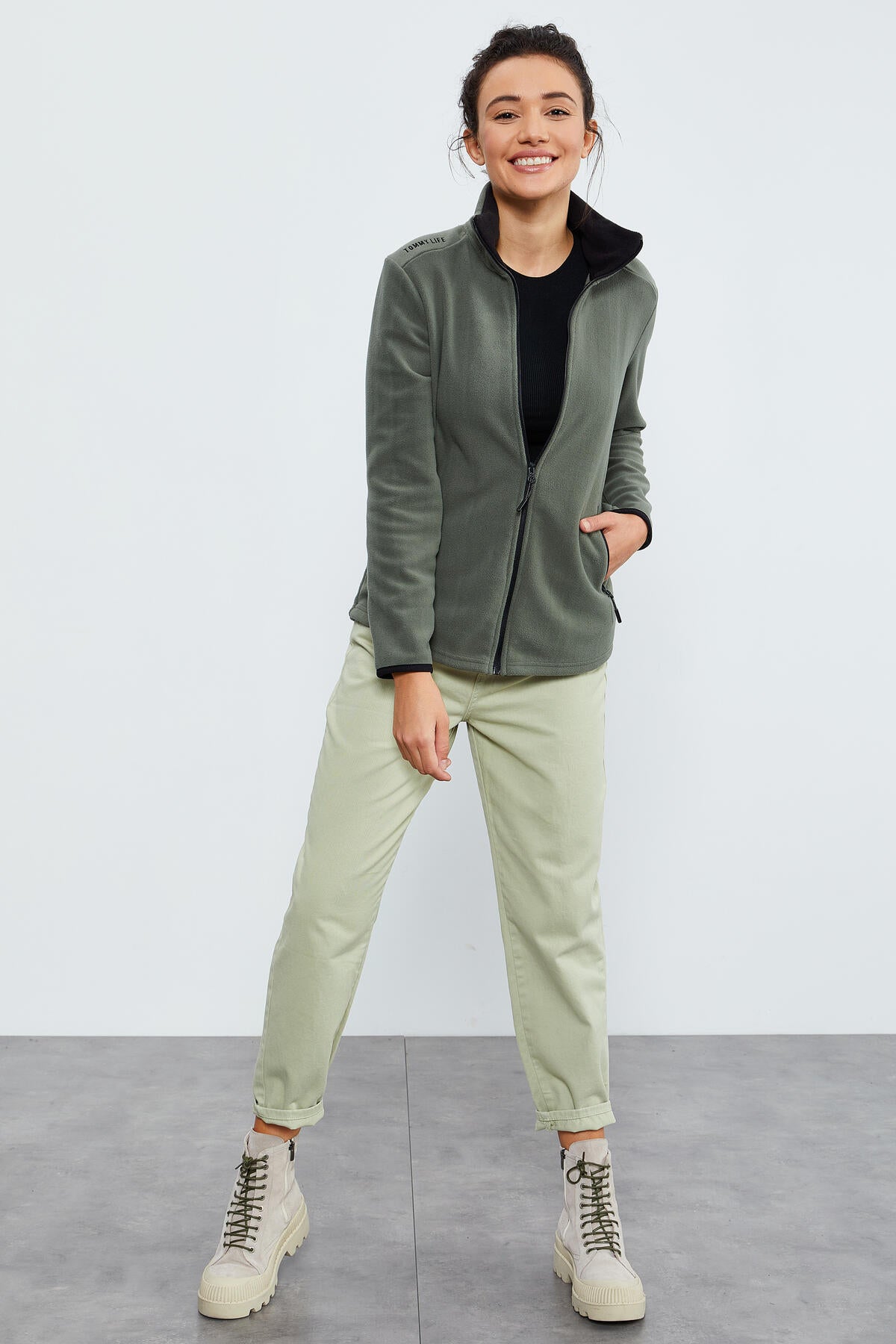 Çağla Dik Yaka Fermuarlı Rahat Form Kadın Polar Sweatshirt - 97173