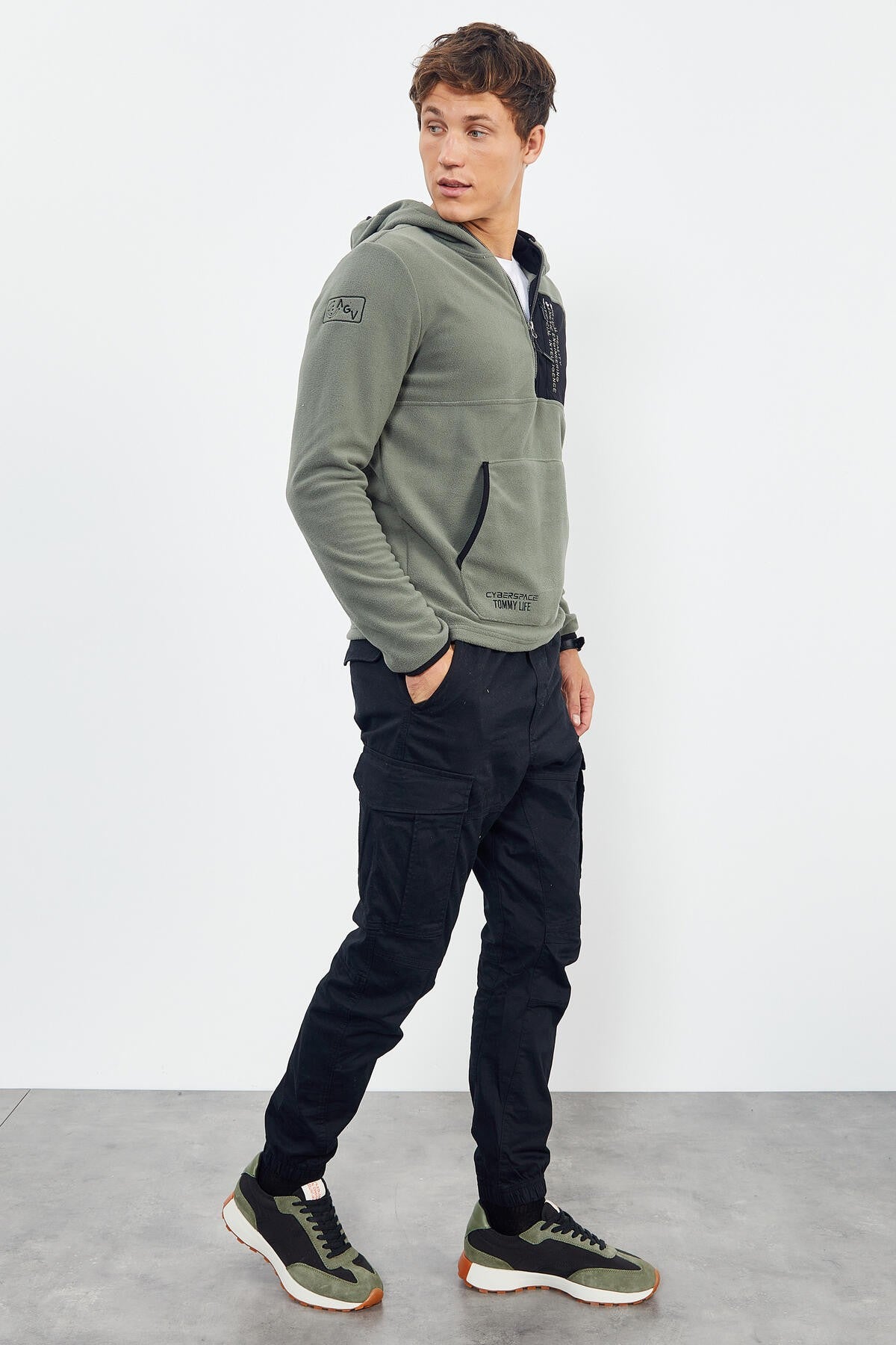 Çağla Nakışlı Yarım Fermuar Kapüşonlu Standart Kalıp Erkek Polar Sweatshirt - 87996