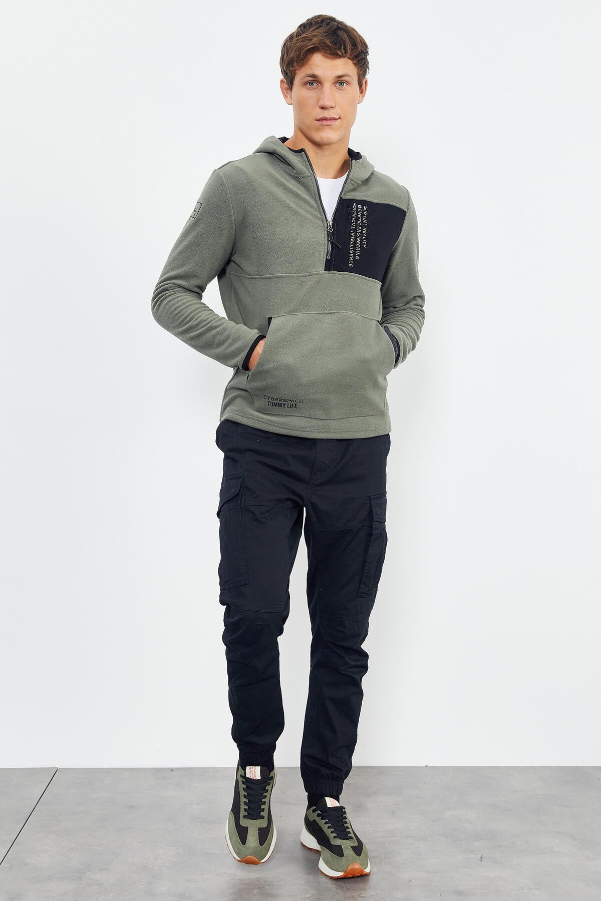 Çağla Nakışlı Yarım Fermuar Kapüşonlu Standart Kalıp Erkek Polar Sweatshirt - 87996