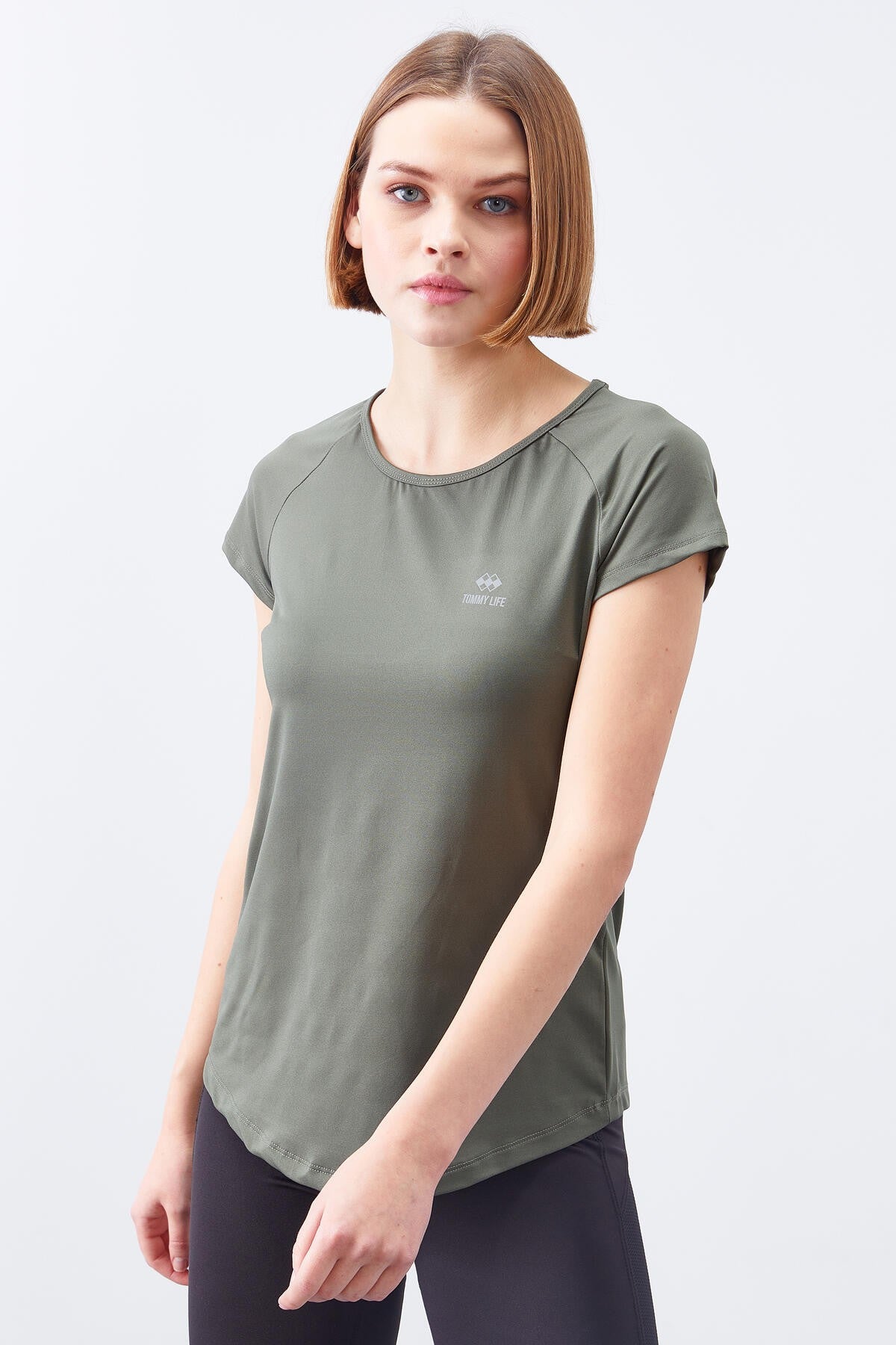 Çağla Sırt Pencereli Kısa Kol Standart Kalıp O Yaka Kadın T-Shirt - 97101