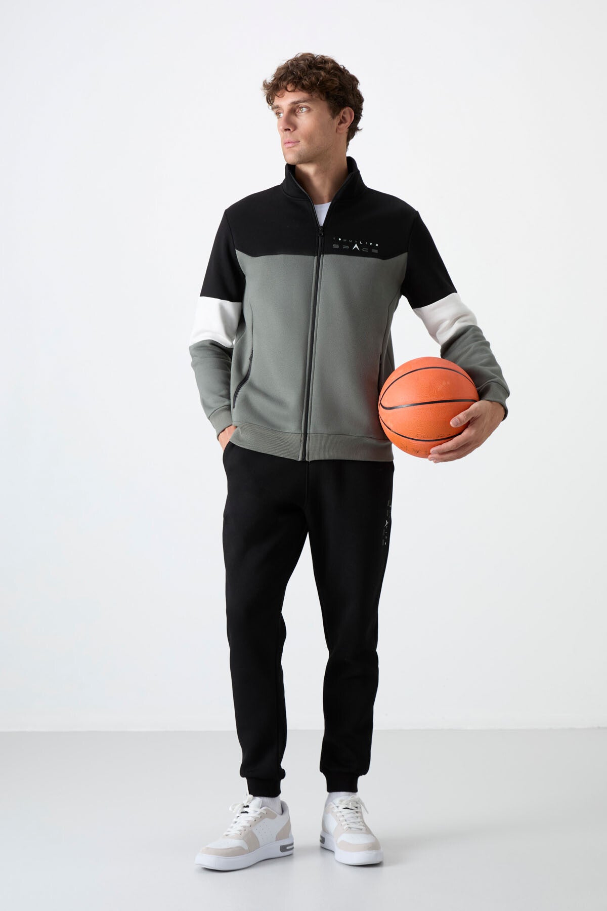 Çağla - Siyah Dik Yaka Renk Geçişli İçi Polarlı Erkek Eşofman Takımı - 85186