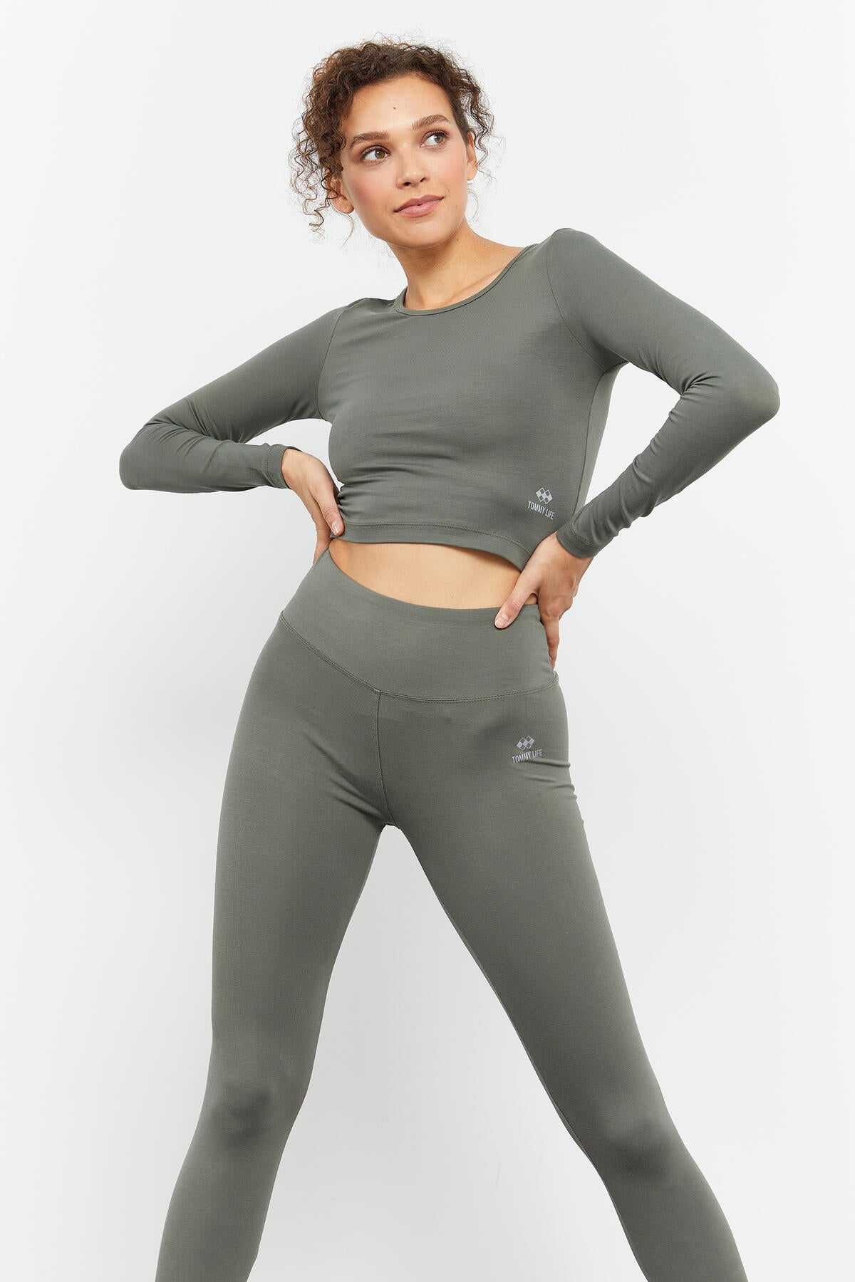 Çağla Uzun Kollu Dar Kalıp O Yaka Kadın Crop Top T-Shirt - 97150