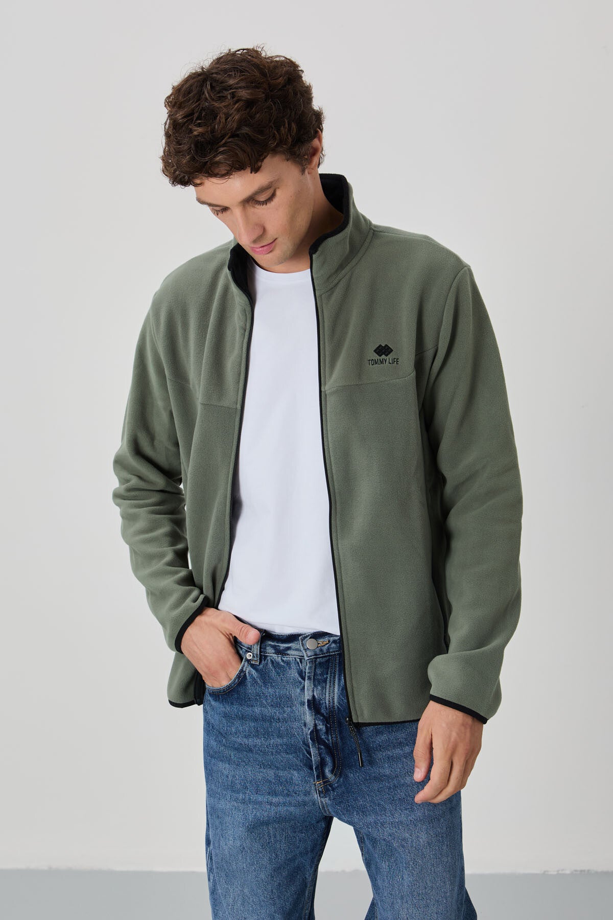Çağla Yazı Nakışlı Dik Yaka Fermuarlı Standart Kalıp Erkek Sweatshirt Polar - 87992