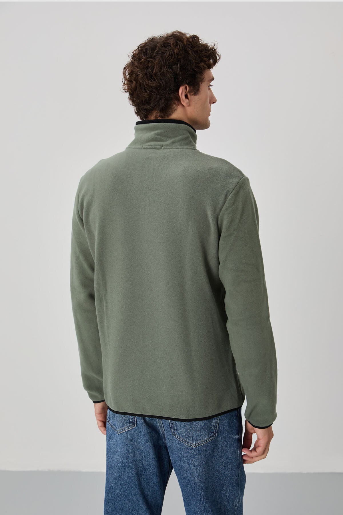 Çağla Yazı Nakışlı Dik Yaka Fermuarlı Standart Kalıp Erkek Sweatshirt Polar - 87992