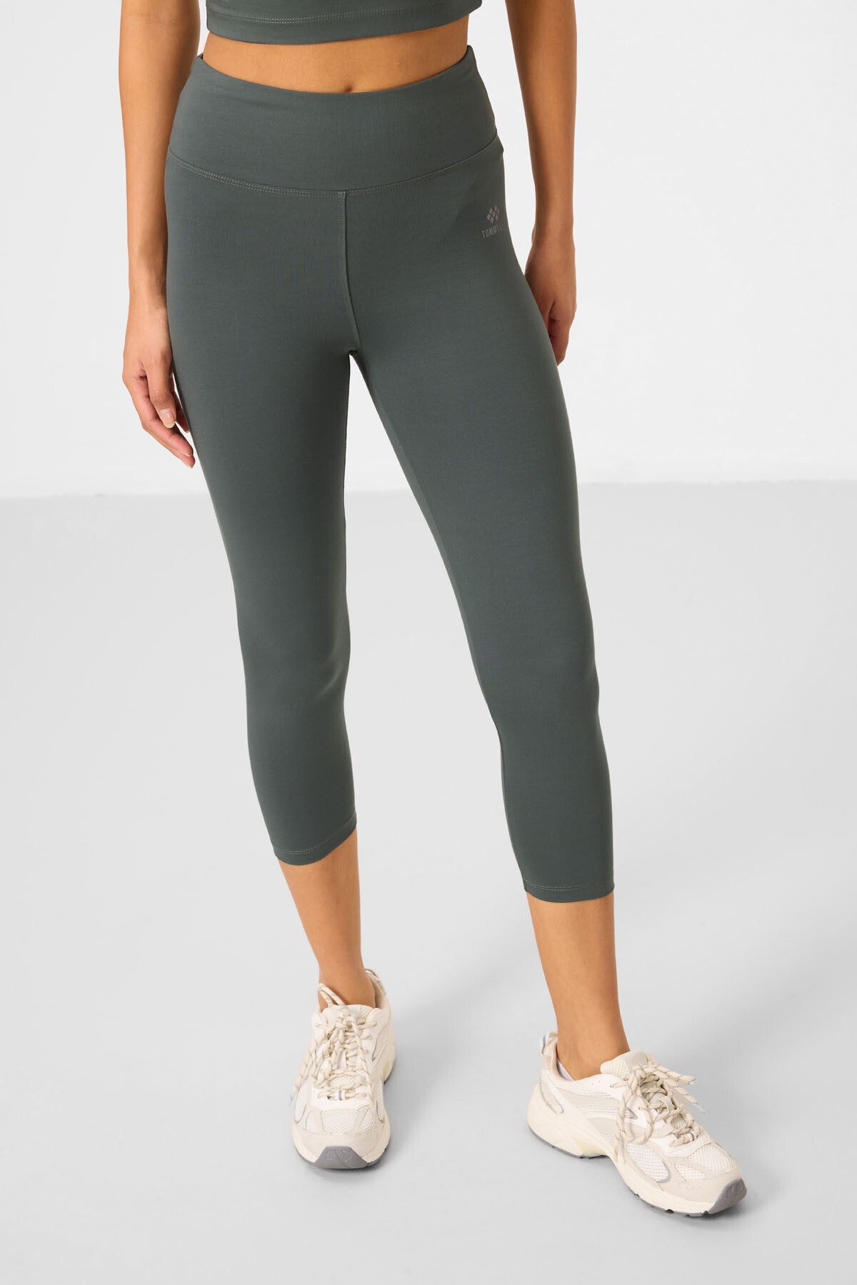 Çağla Yüksek Bel Kapri-Crop T-Shirt Slim Fit Kadın Tayt Takım - 95285