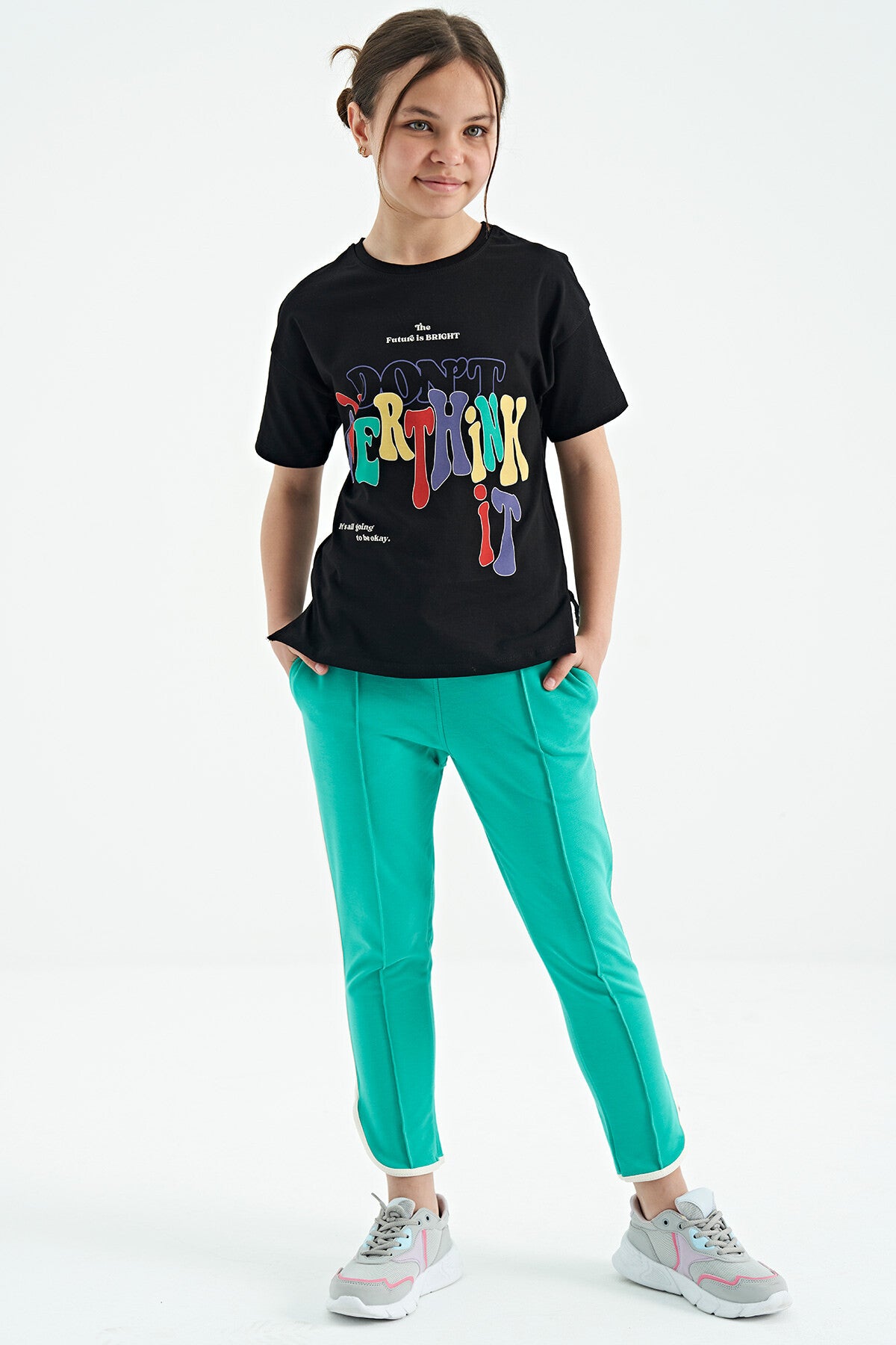 Deniz Yeşili Biye Detaylı Bağcıklı Ön Nevürlü Geniş Paçalı Kız Çocuk Eşofman Altı - 75124