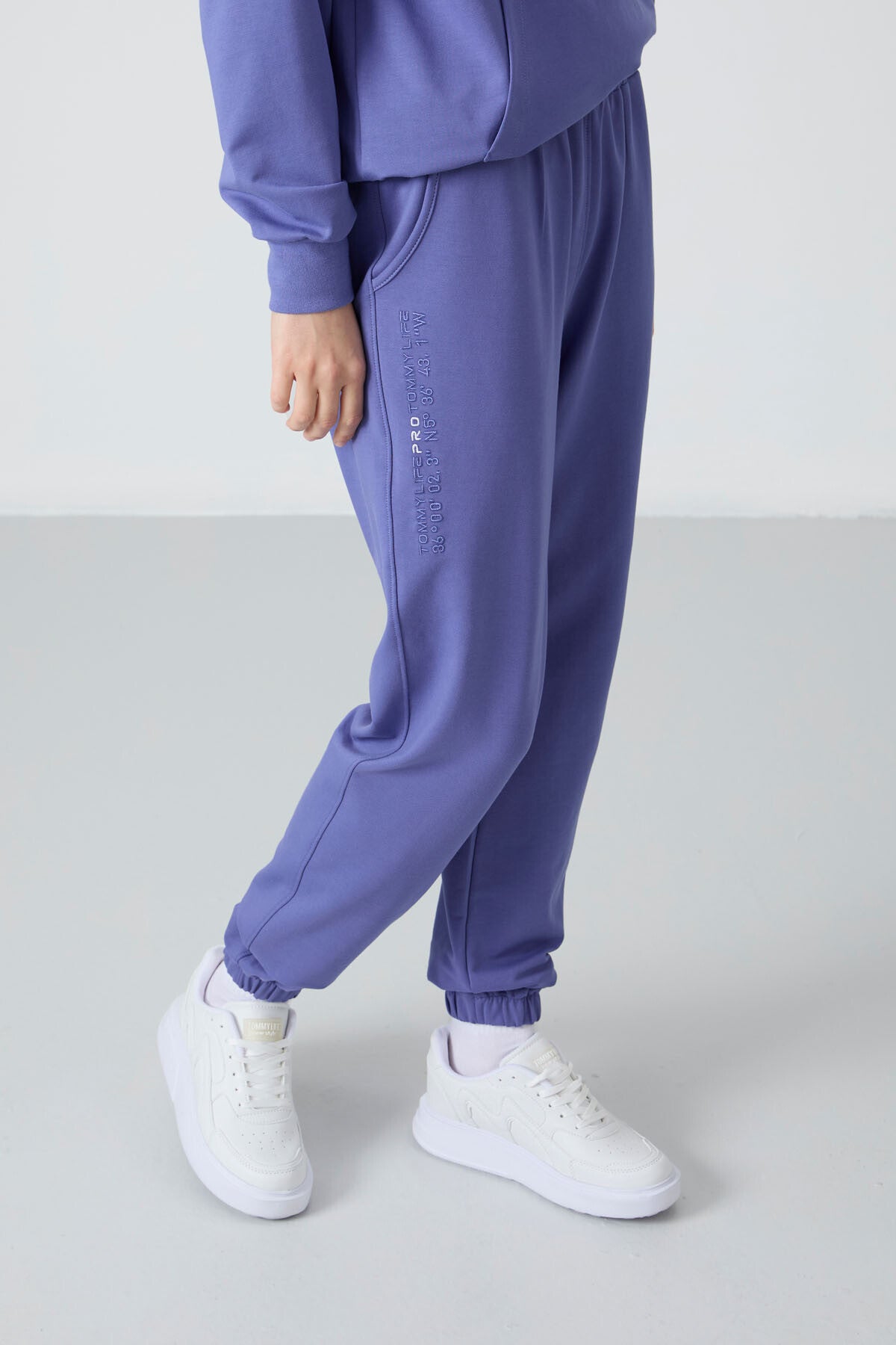 Eflatun Kapüşonlu Kanguru Cep Oversize Lastik Paça Kadın Eşofman Takımı - 95288