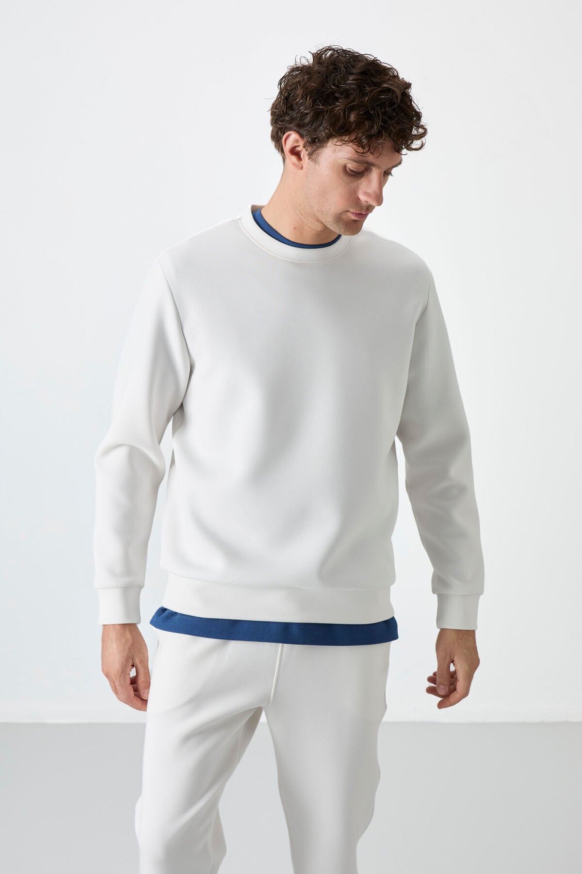 Ekru Basic O Yaka Rahat Form Erkek Sweatshirt - 88053