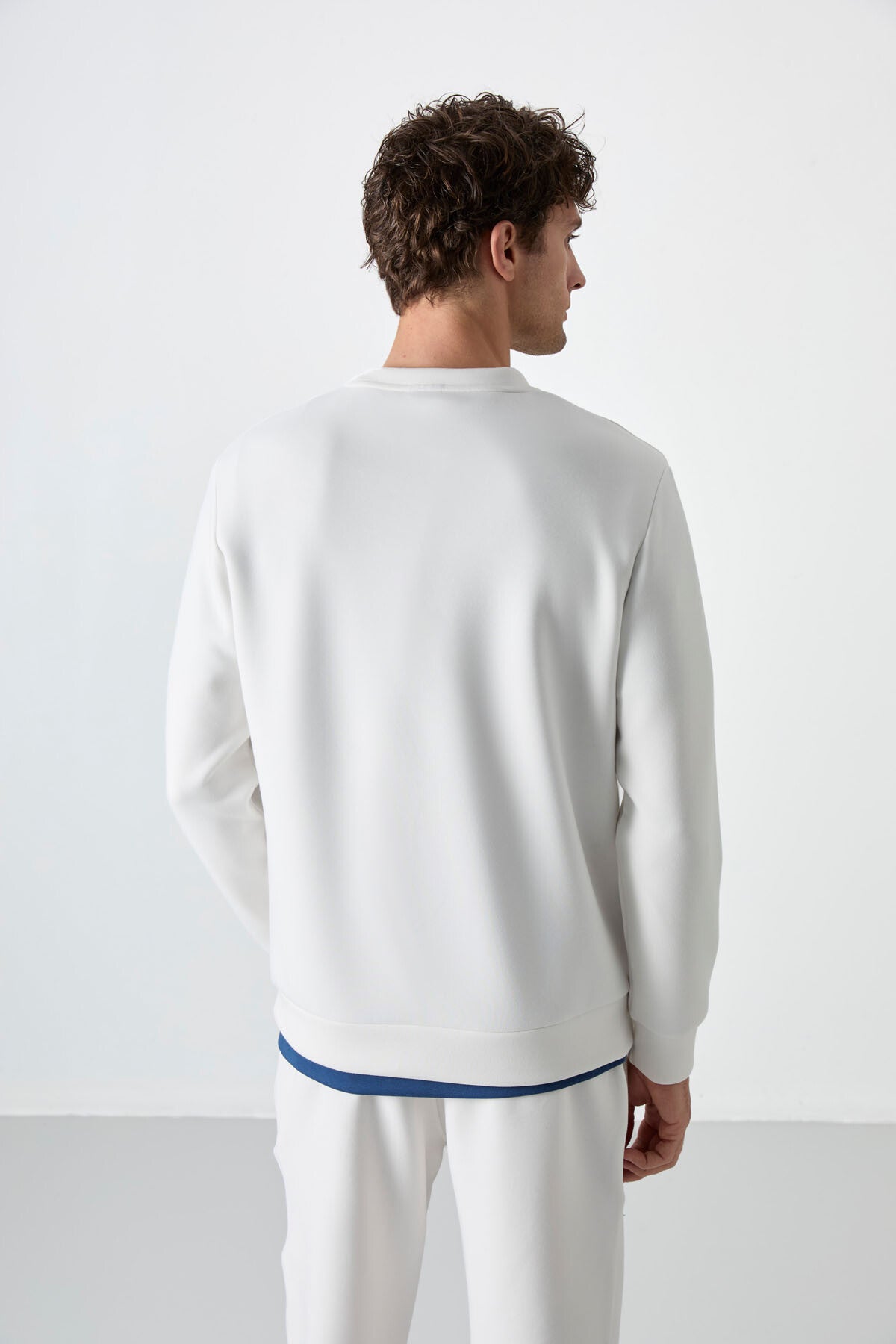 Ekru Basic O Yaka Rahat Form Erkek Sweatshirt - 88053