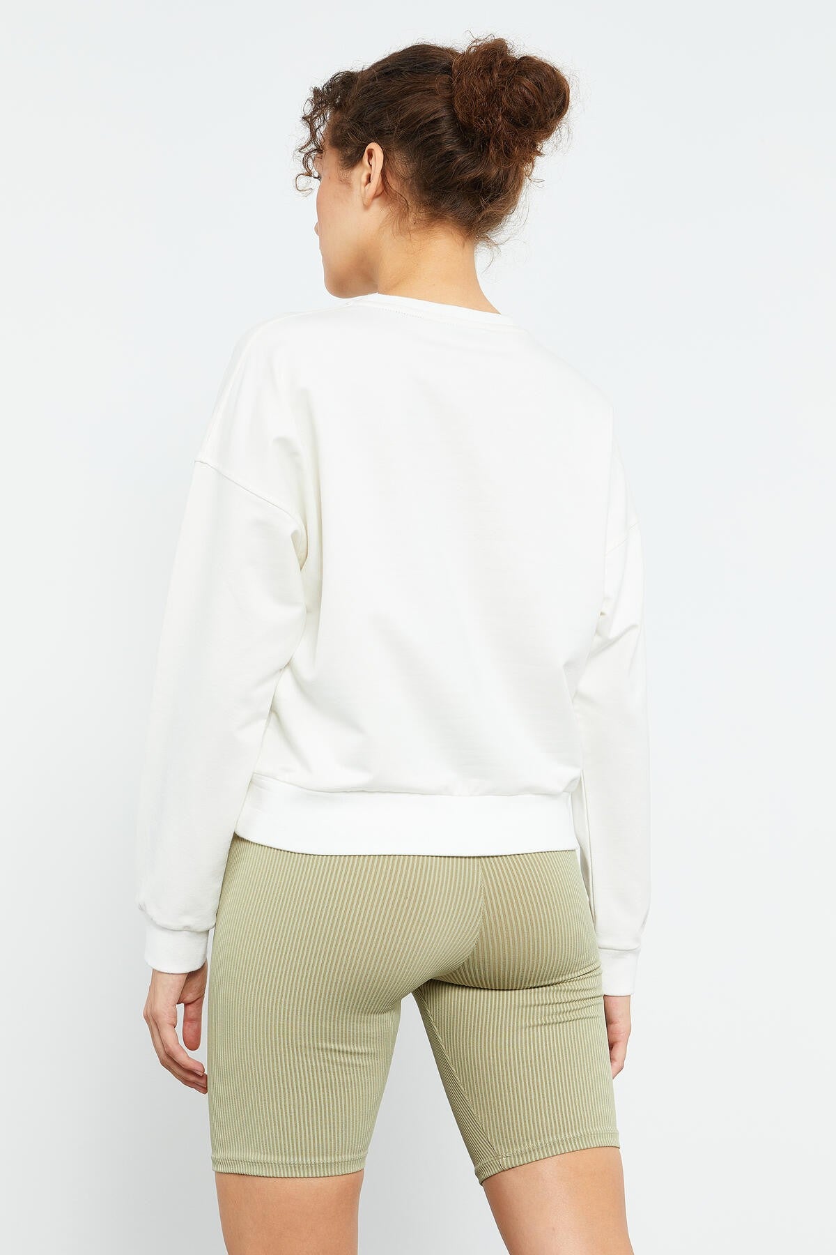 Ekru Basic Rahat Form O Yaka Kadın Sweatshirt - 97114