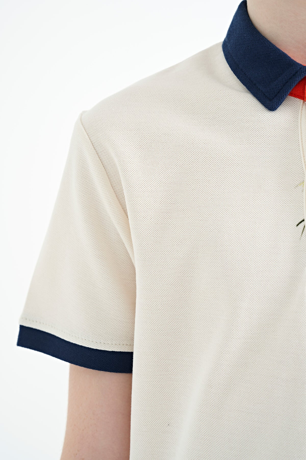 Ekru Baskılı Cep Detaylı Standart Kalıp Polo Yaka Erkek Çocuk T-Shirt - 11144