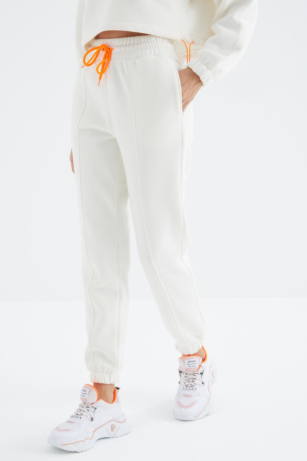 Ekru Düşük Omuzlu Beli Büzgülü Yarım Boy Fermuarlı Oversıze Kadın Eşofman Takım - 95321