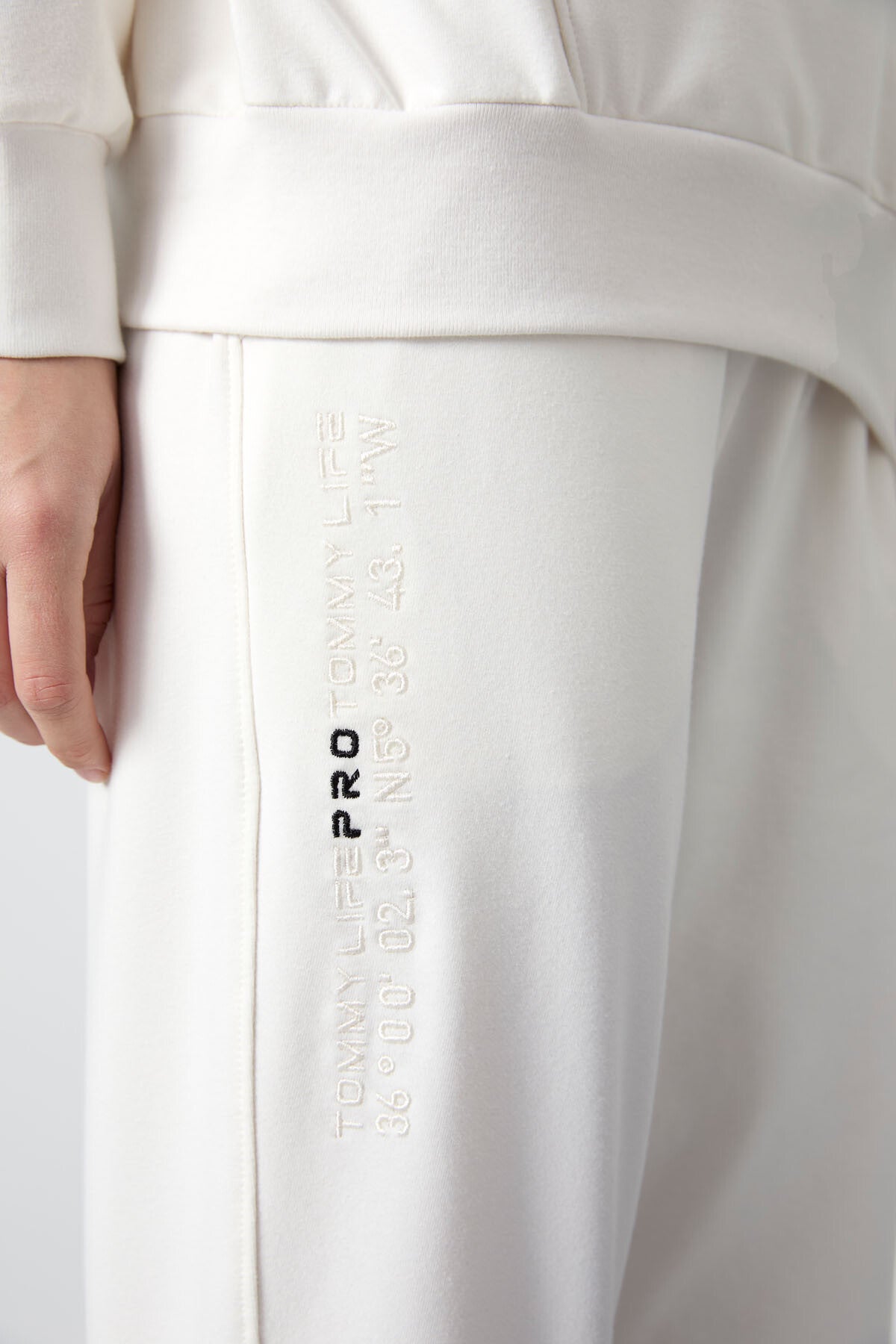 Ekru Kapüşonlu Kanguru Cep Oversize Lastik Paça Kadın Eşofman Takımı - 95288