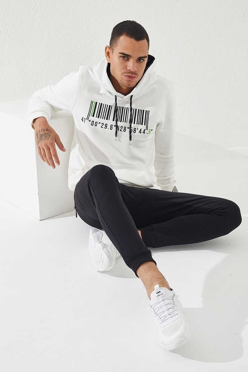 Ekru Nakışlı Kanguru Cep Standart Kalıp Kapüşonlu Erkek Sweatshirt - 87839