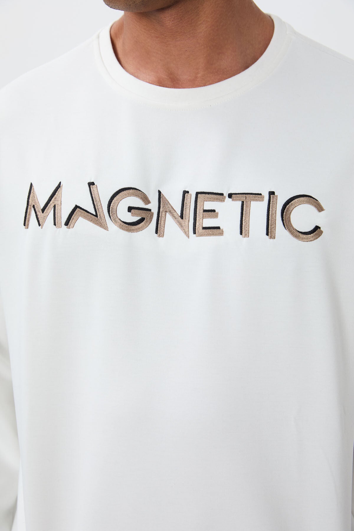 Ekru Yazı Nakışlı O Yaka Rahat Form İçi Polarlı Erkek Sweatshirt - 88020