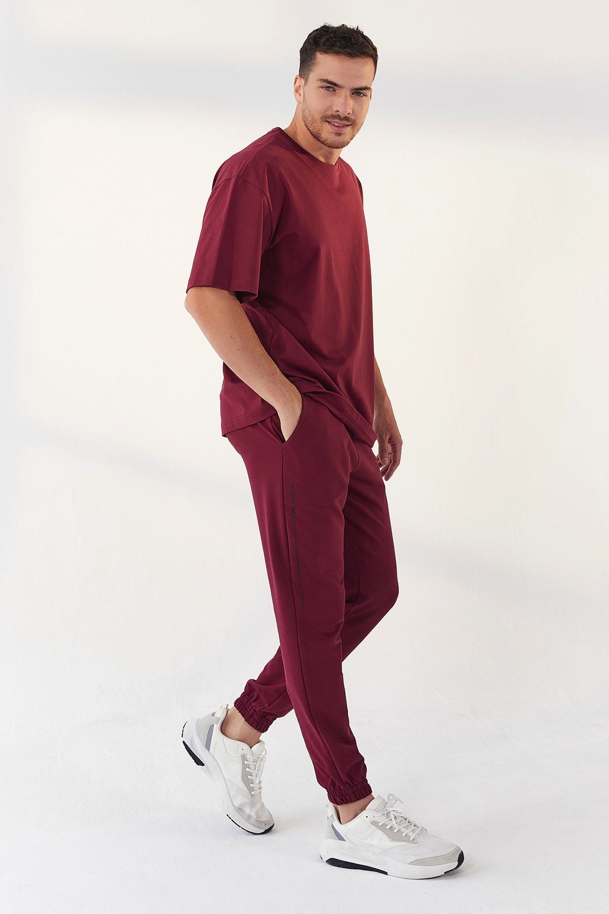 Erguvan Dikey Yazı Baskı Detaylı Lastik Paça Erkek Oversize Eşofman Takım - 85157
