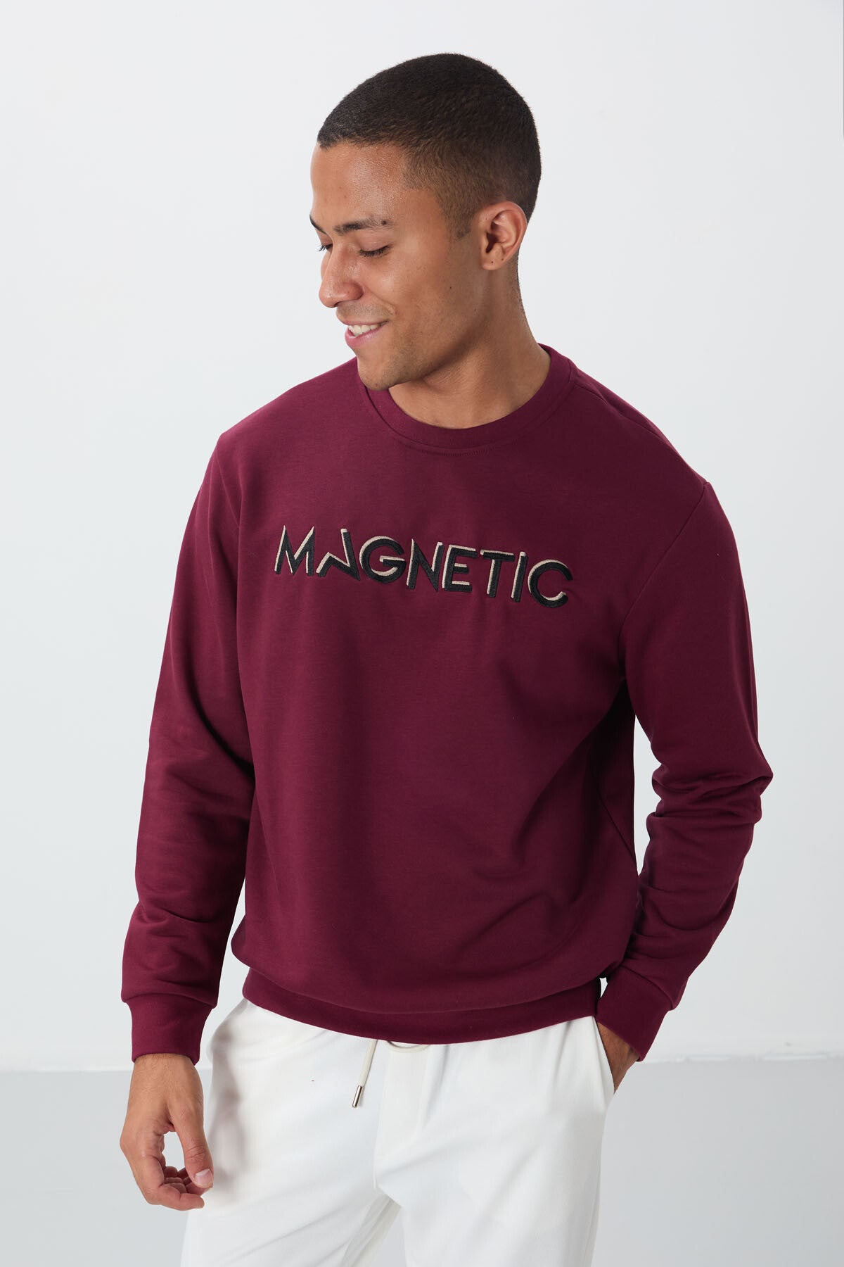 Erguvan Yazı Nakışlı O Yaka Rahat Form İçi Polarlı Erkek Sweatshirt - 88020