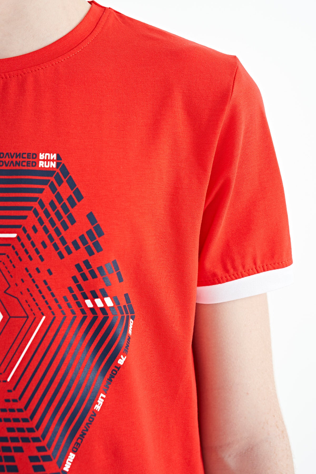 Fiesta Kol Ucu Renkli Detaylı Baskılı Standart Kalıp Erkek Çocuk T-Shirt - 11156