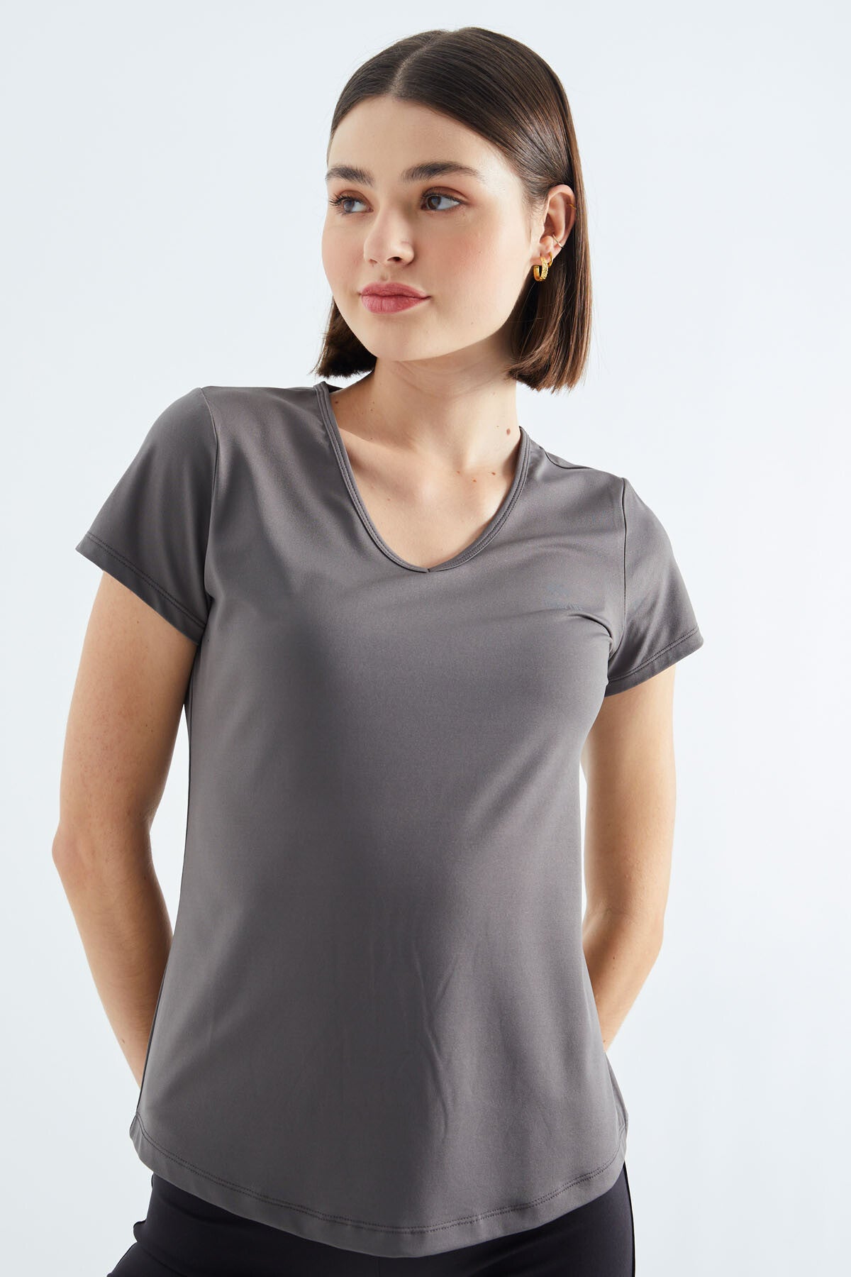 Gri Basic Kısa Kol Standart Kalıp V Yaka Kadın T-Shirt - 97145