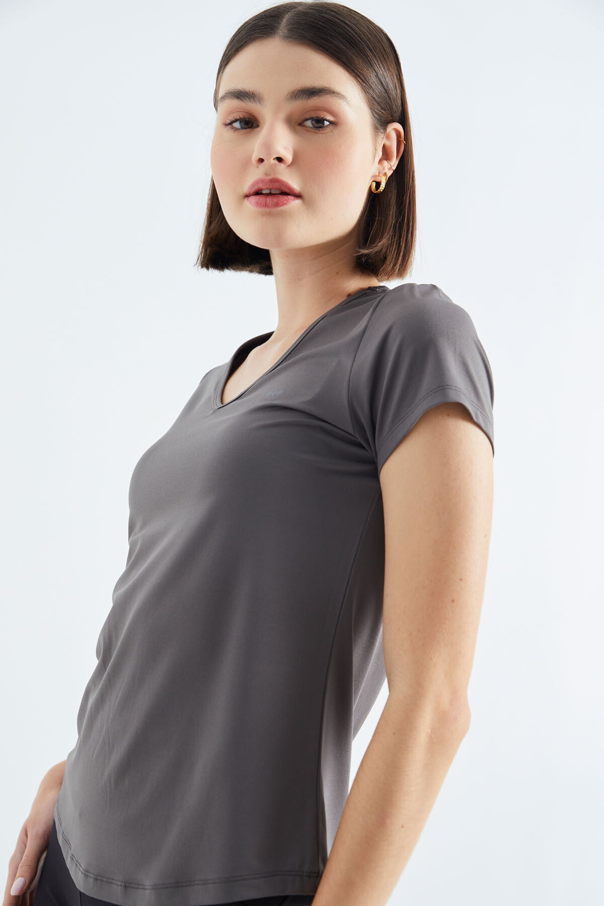 Gri Basic Kısa Kol Standart Kalıp V Yaka Kadın T-Shirt - 97145