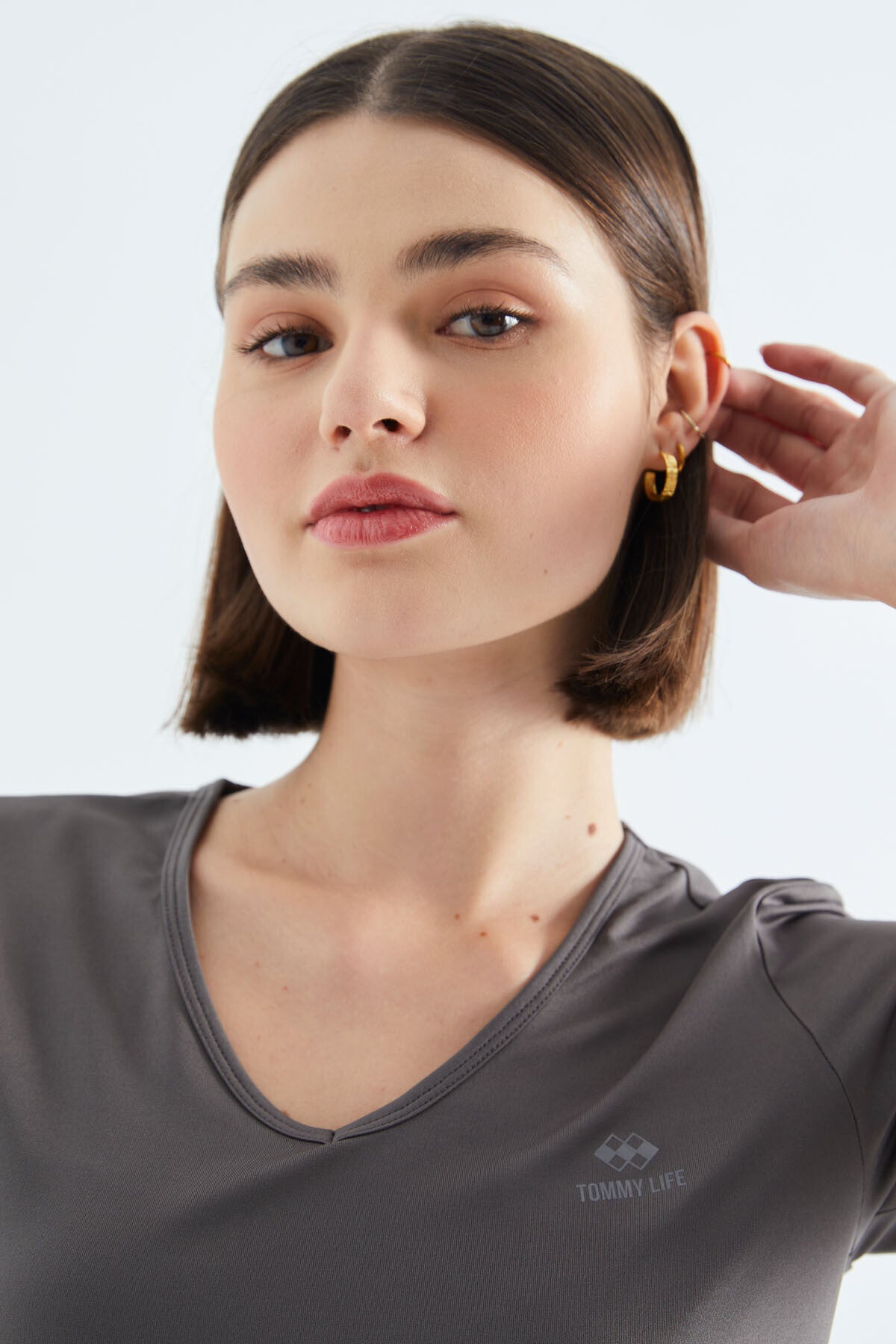 Gri Basic Kısa Kol Standart Kalıp V Yaka Kadın T-Shirt - 97145