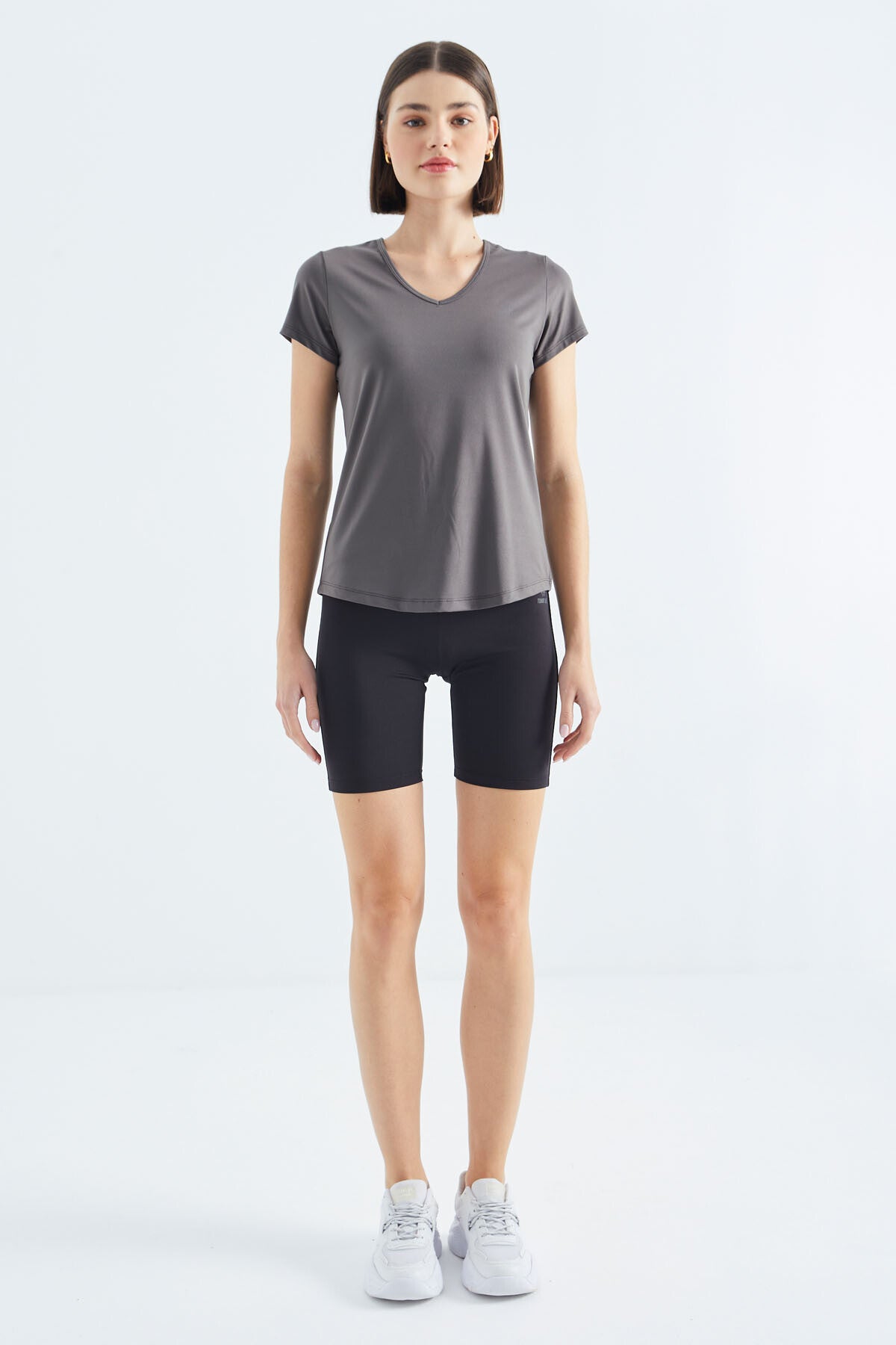 Gri Basic Kısa Kol Standart Kalıp V Yaka Kadın T-Shirt - 97145