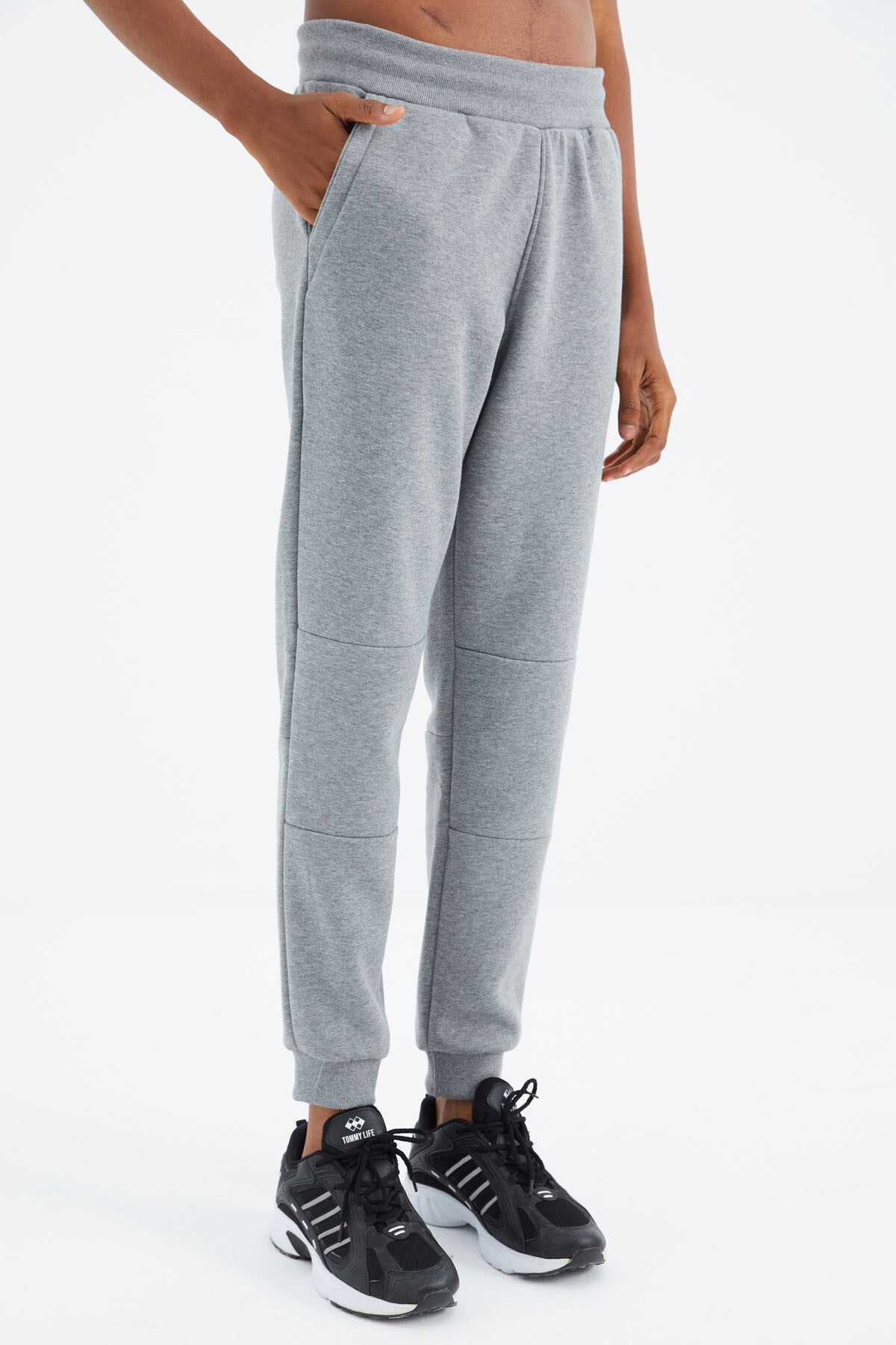 Gri Melanj Bağcıklı Şerit Detaylı Rahat Kalıp Erkek Eşofman Alt - 82106