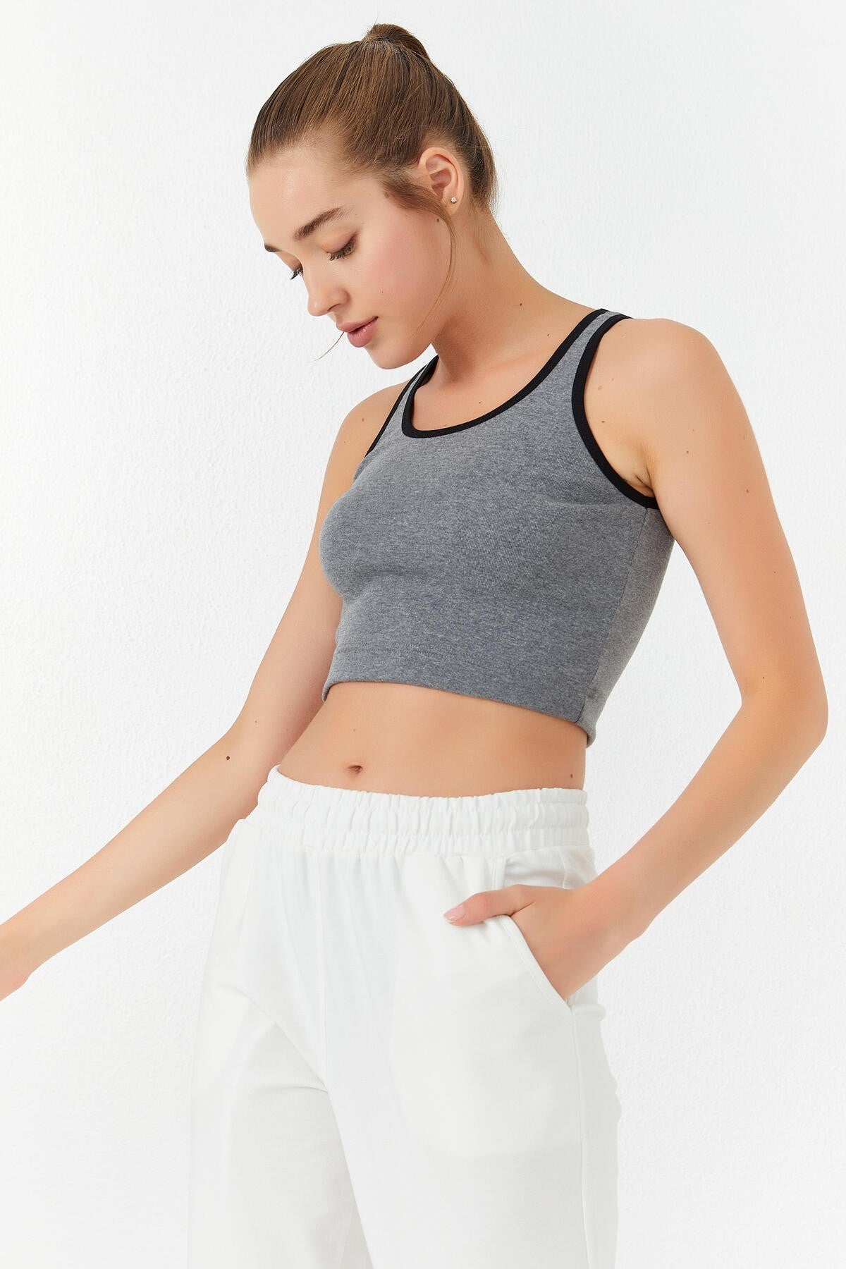 Gri Melanj Basic Sıfır Kol Dar Kalıp U Yaka Kadın Crop Top Atlet - 97162