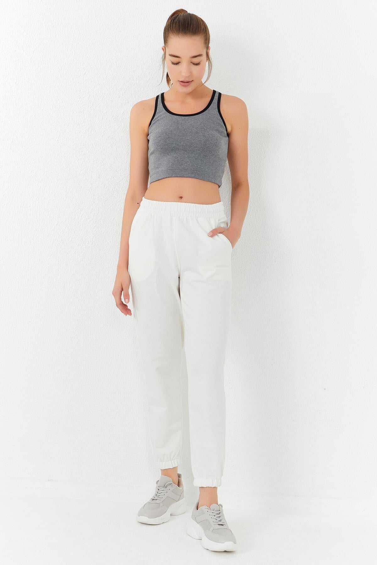 Gri Melanj Basic Sıfır Kol Dar Kalıp U Yaka Kadın Crop Top Atlet - 97162