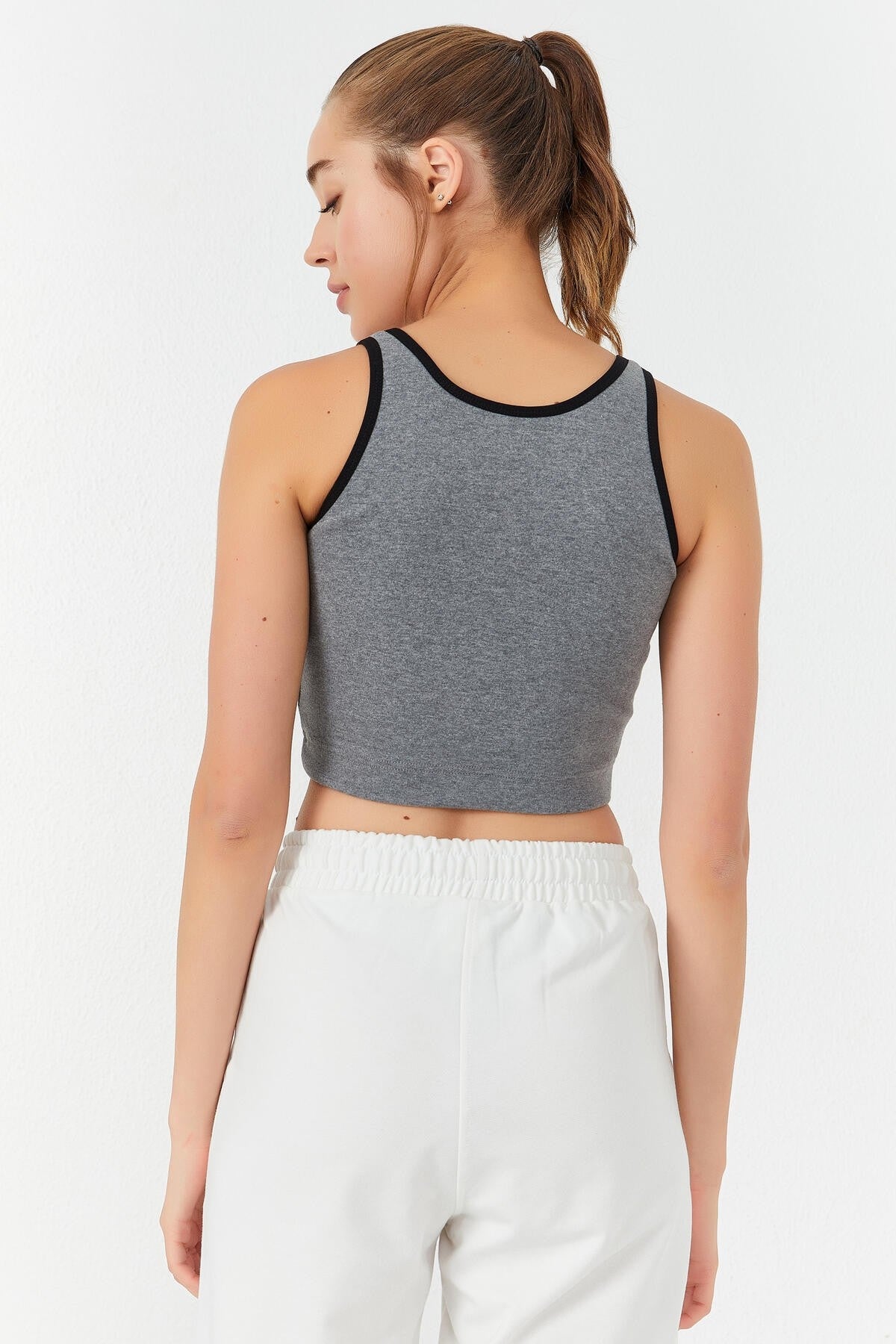 Gri Melanj Basic Sıfır Kol Dar Kalıp U Yaka Kadın Crop Top Atlet - 97162