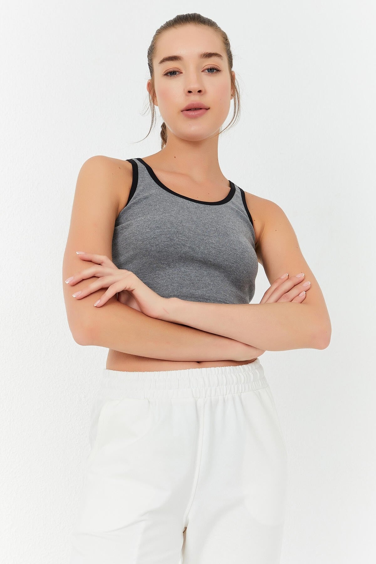 Gri Melanj Basic Sıfır Kol Dar Kalıp U Yaka Kadın Crop Top Atlet - 97162