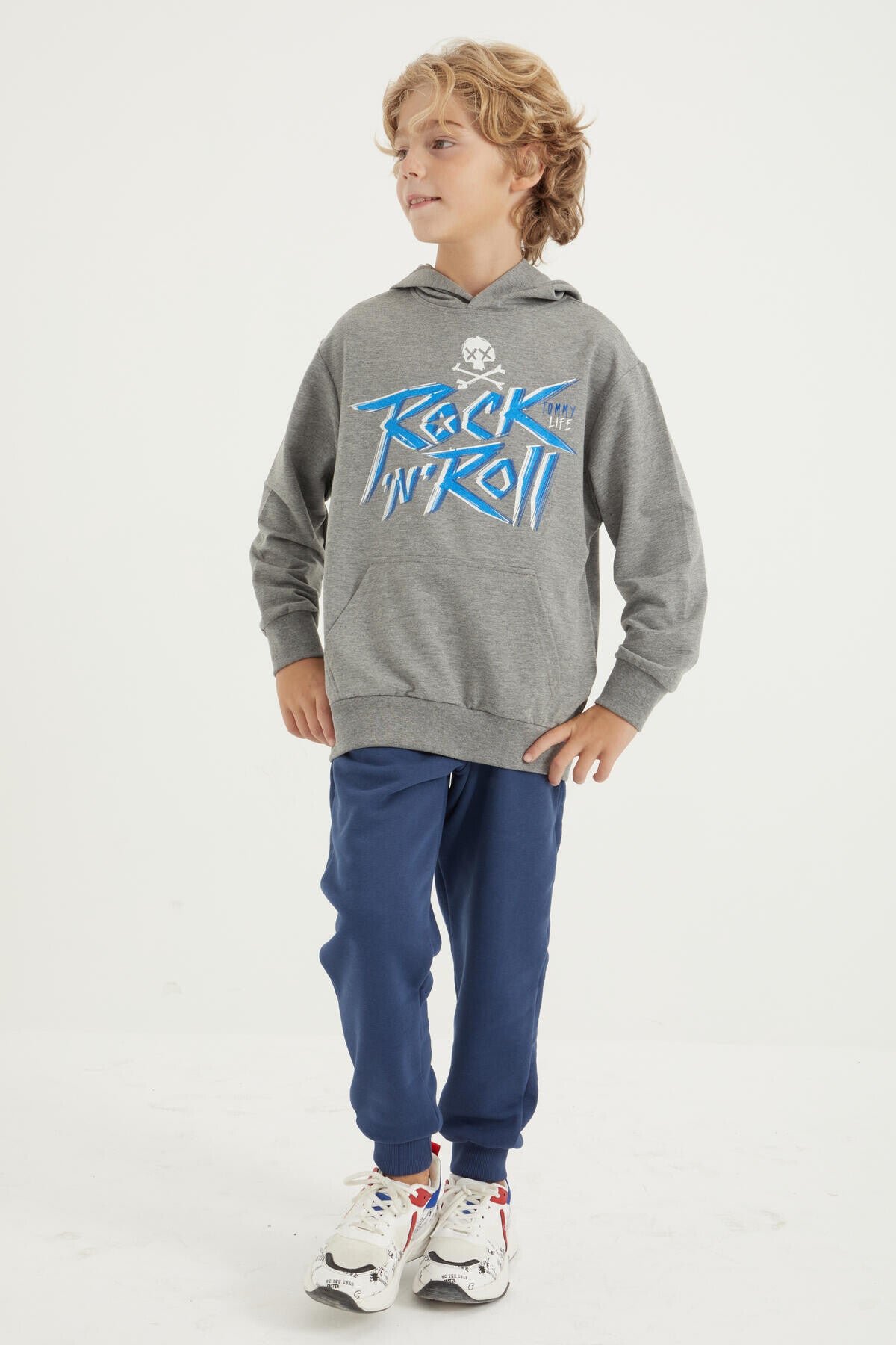 Gri Melanj Yazı Baskılı Kanguru Cepli Kapüşonlu Standart Kalıp Erkek Çocuk Sweatshirt - 11002