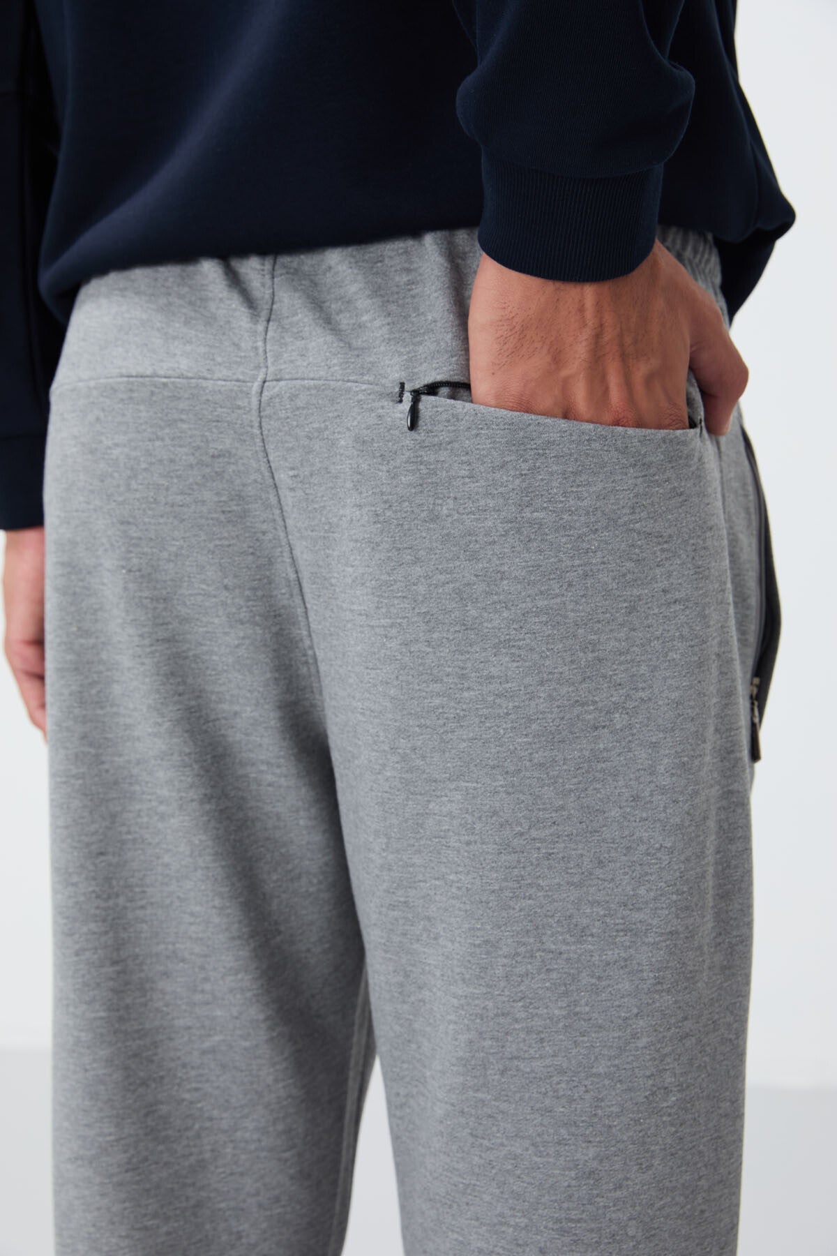 Gri Melanj Fermuar Cepli Dar Kalıp Klasik Paça Erkek Eşofman Alt - 84669