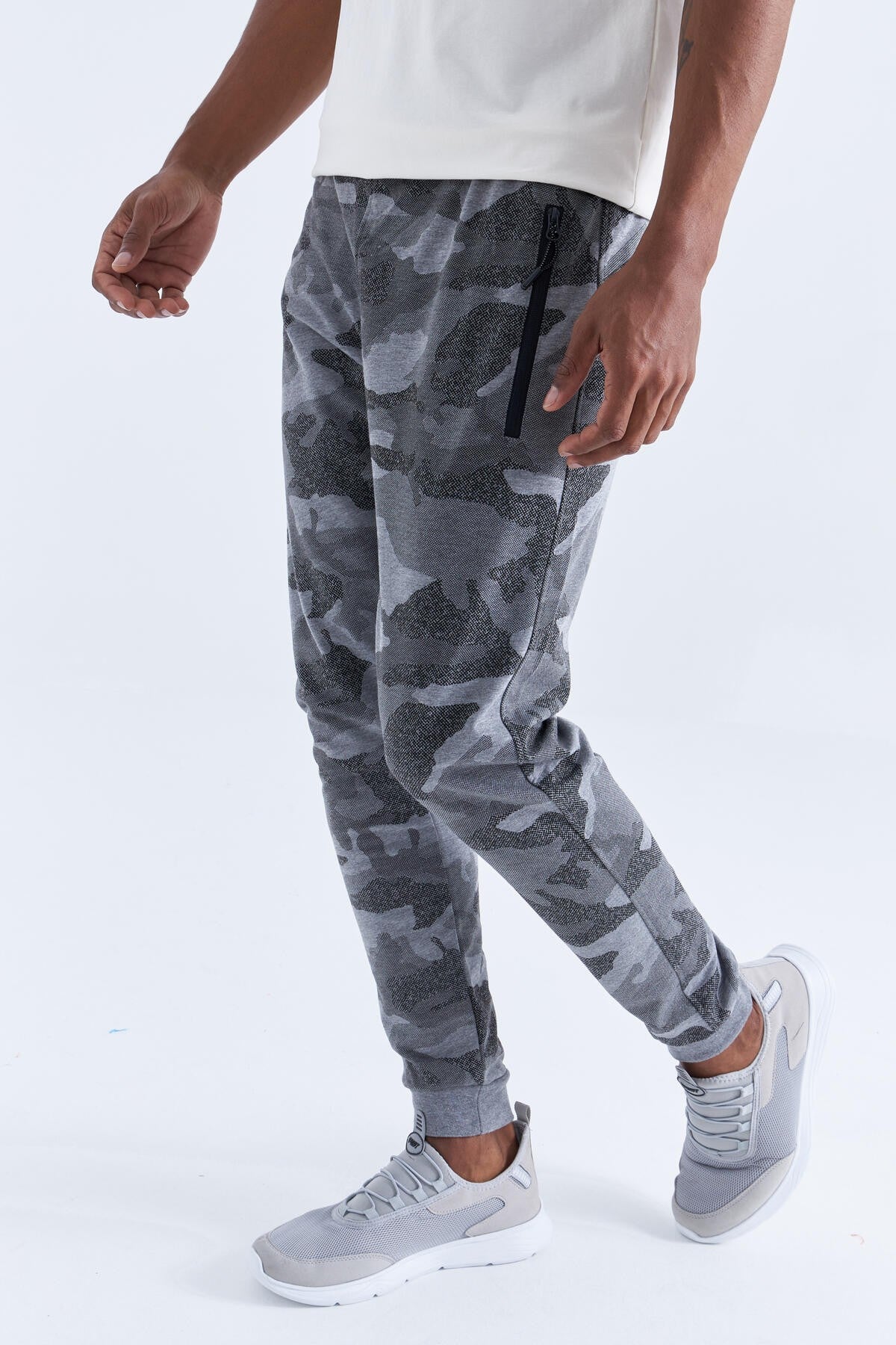 Gri Melanj Kamuflaj Desenli Dar Kalıp Jogger Erkek Eşofman Alt - 84754