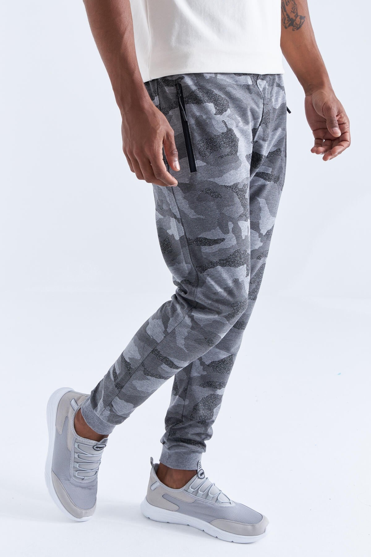Gri Melanj Kamuflaj Desenli Dar Kalıp Jogger Erkek Eşofman Alt - 84754