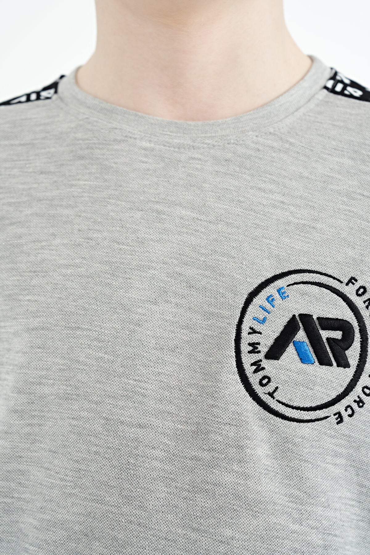 Gri Melanj Omuz Baskı Detaylı Standart Kalıp O Yaka Erkek Çocuk T-Shirt - 11121