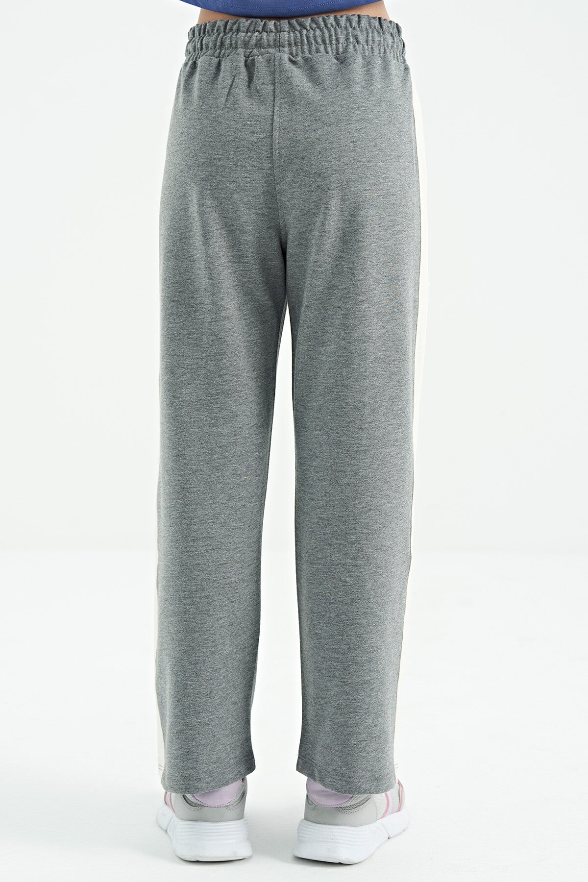 Gri Melanj Yan Bant Detaylı Bağcıklı Rahat Kalıp Geniş Paça Kız Çocuk Eşofman Alt - 75119