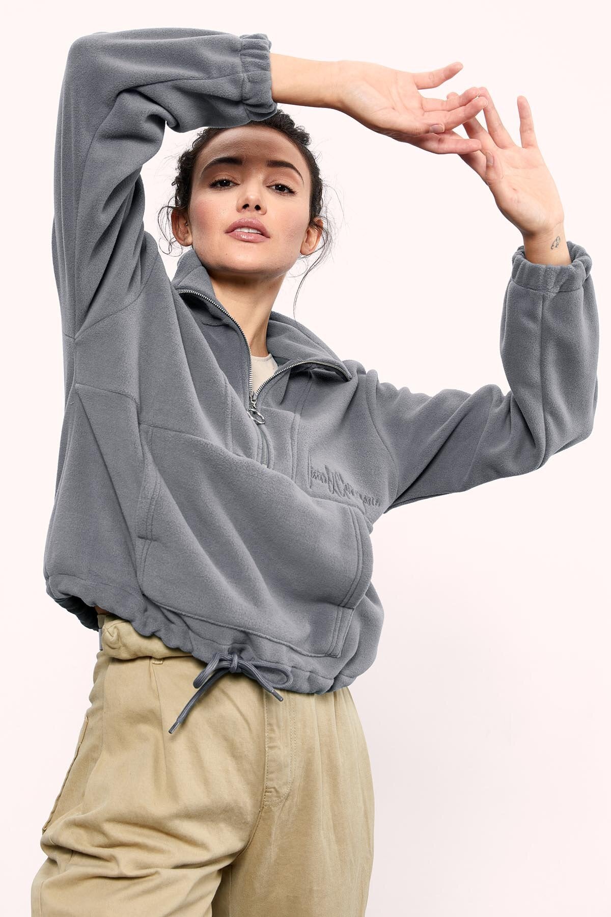 Gri Melanj Yarım Fermuar Etek Ucu Büzgülü Kadın Polar Oversize Sweatshirt - 97171