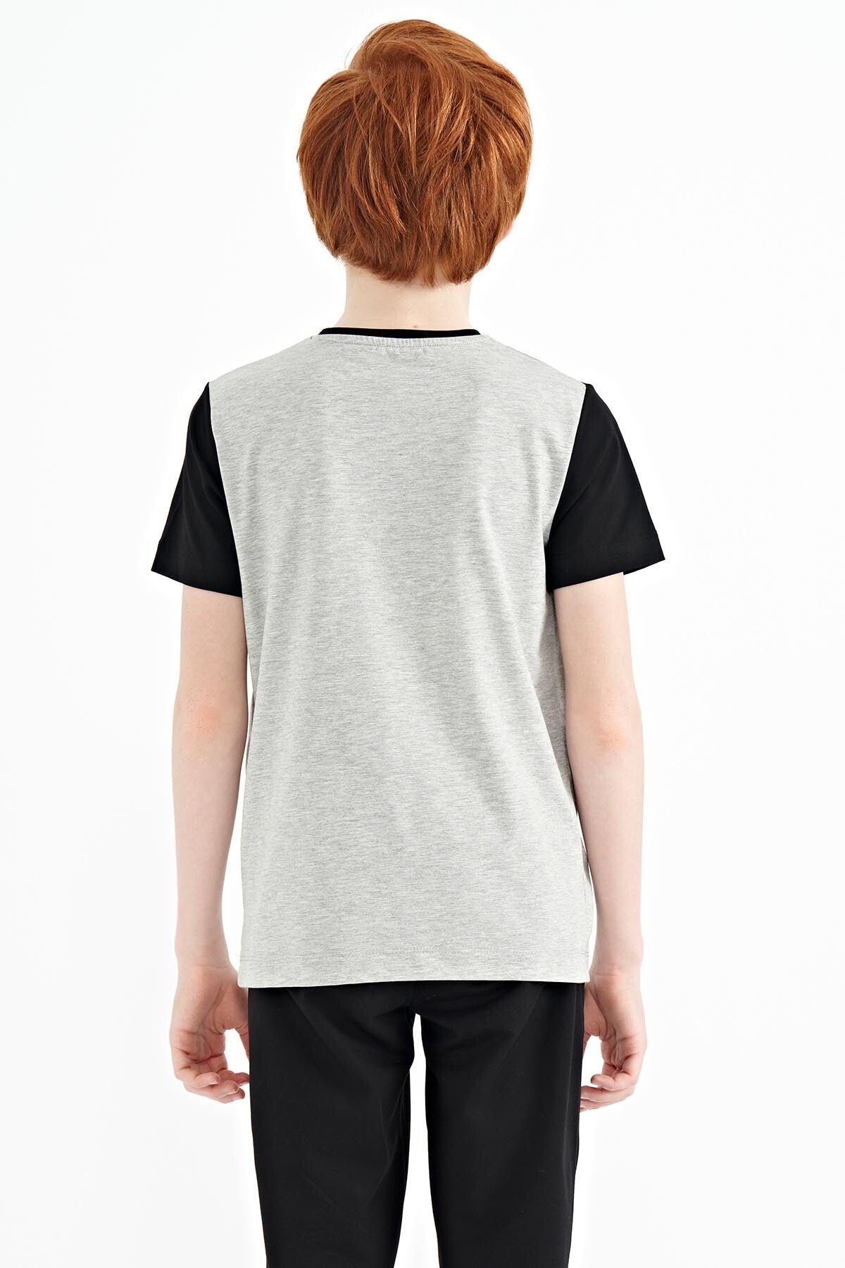 Gri Melanj Yazı Baskılı Renk Bloklu Standart Kalıp O Yaka Erkek Çocuk T-Shirt - 11134