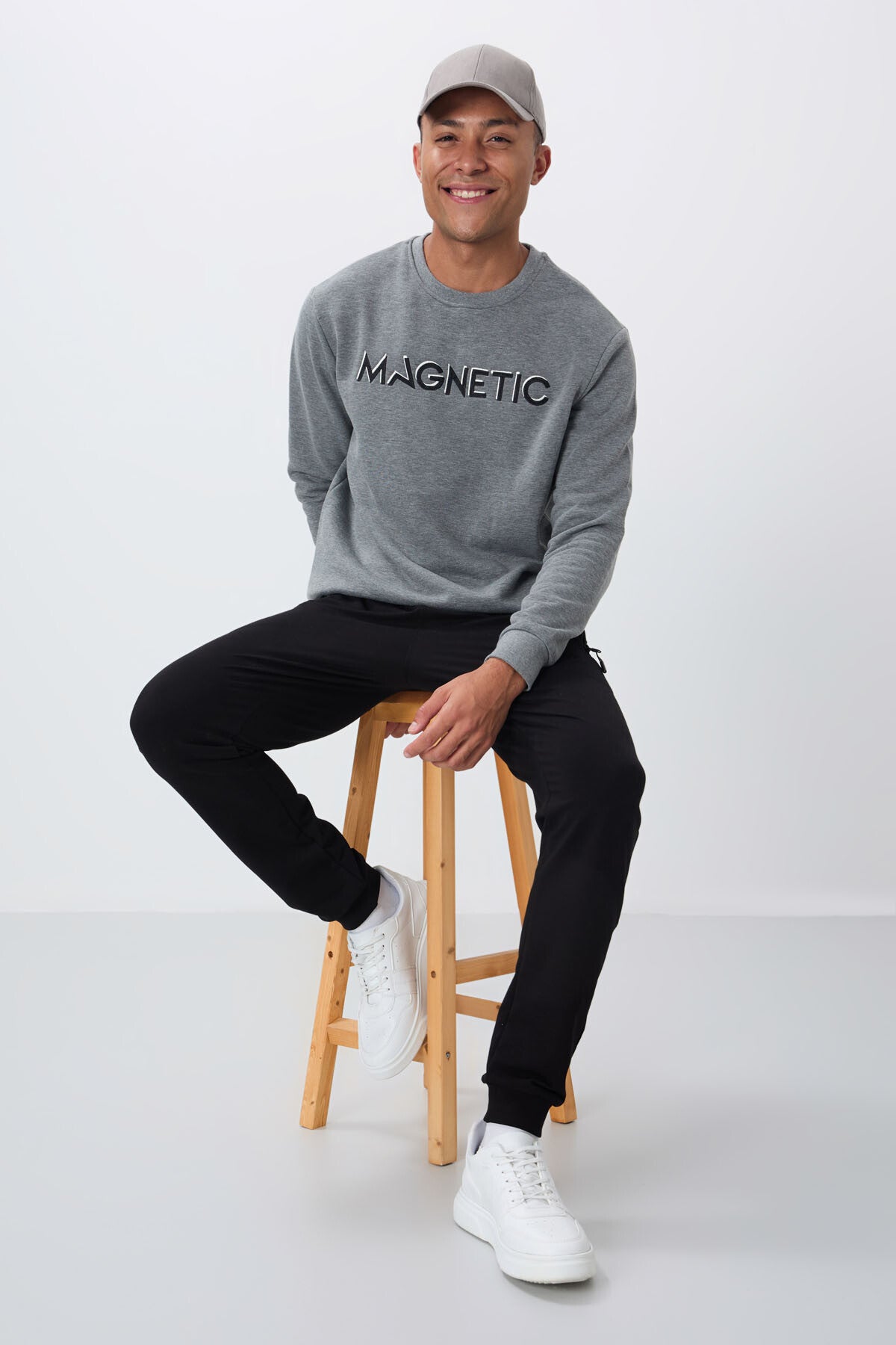 Gri Melanj Yazı Nakışlı O Yaka Rahat Form İçi Polarlı Erkek Sweatshirt - 88020