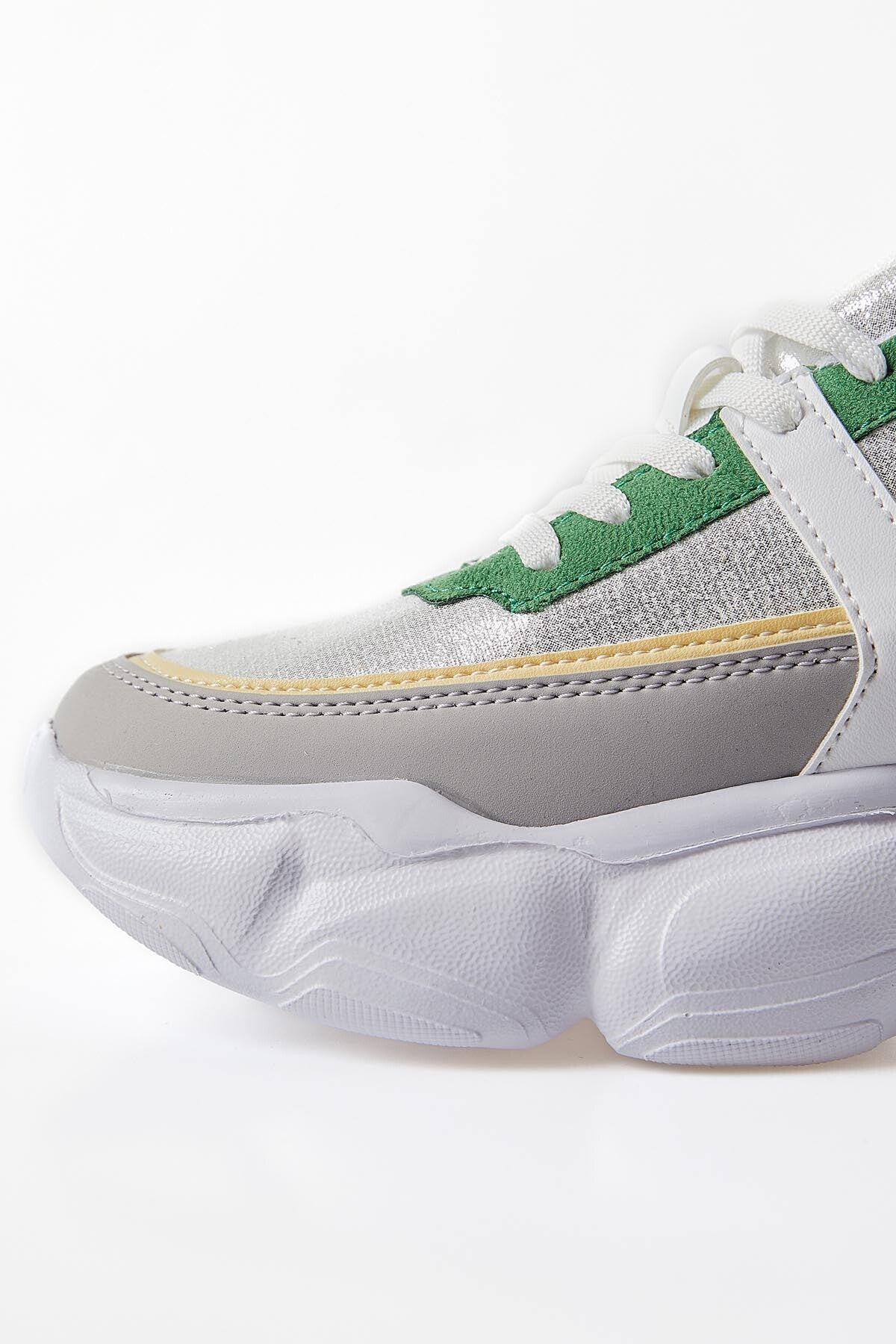 Gümüş Yüksek Tabanlı Bağcıklı Renk Geçişli Suni Deri Kadın Spor Ayakkabı - 89206