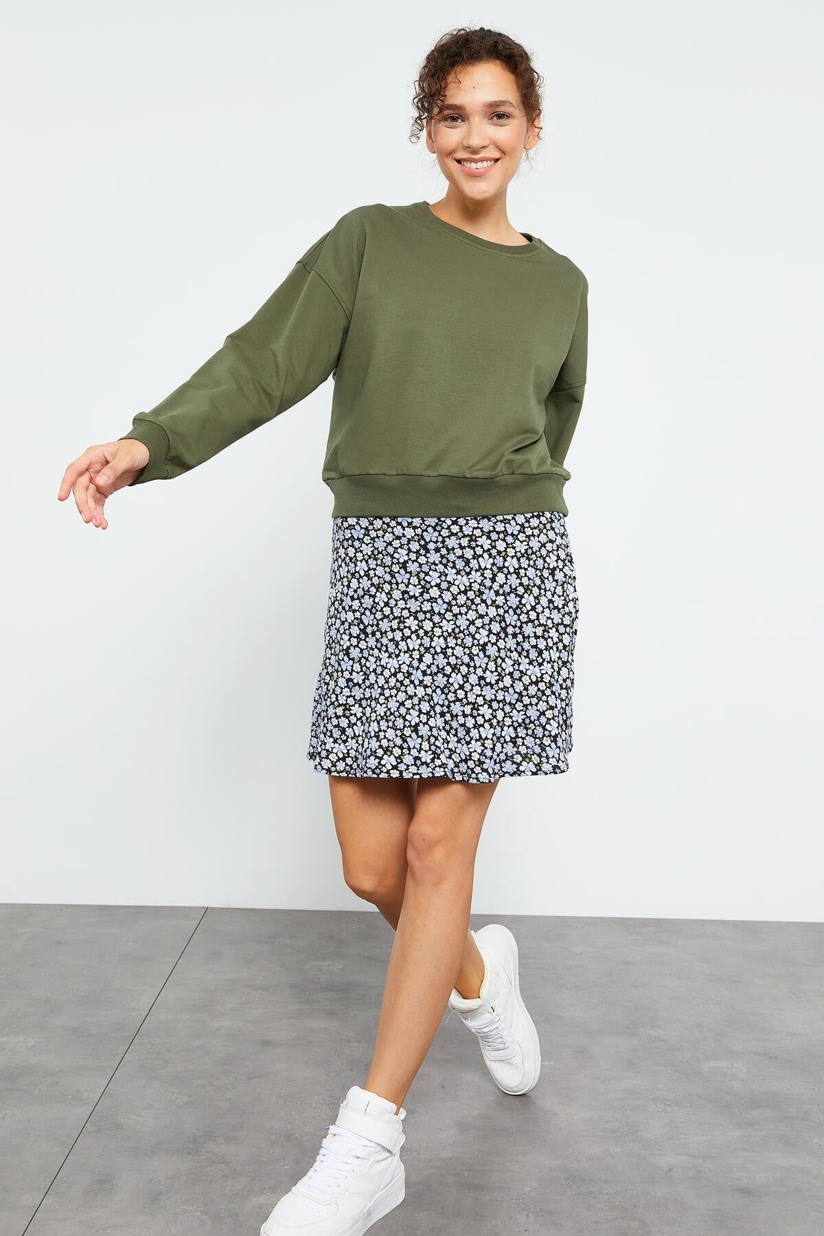 Haki Basic Rahat Form O Yaka Kadın Sweatshirt - 97114