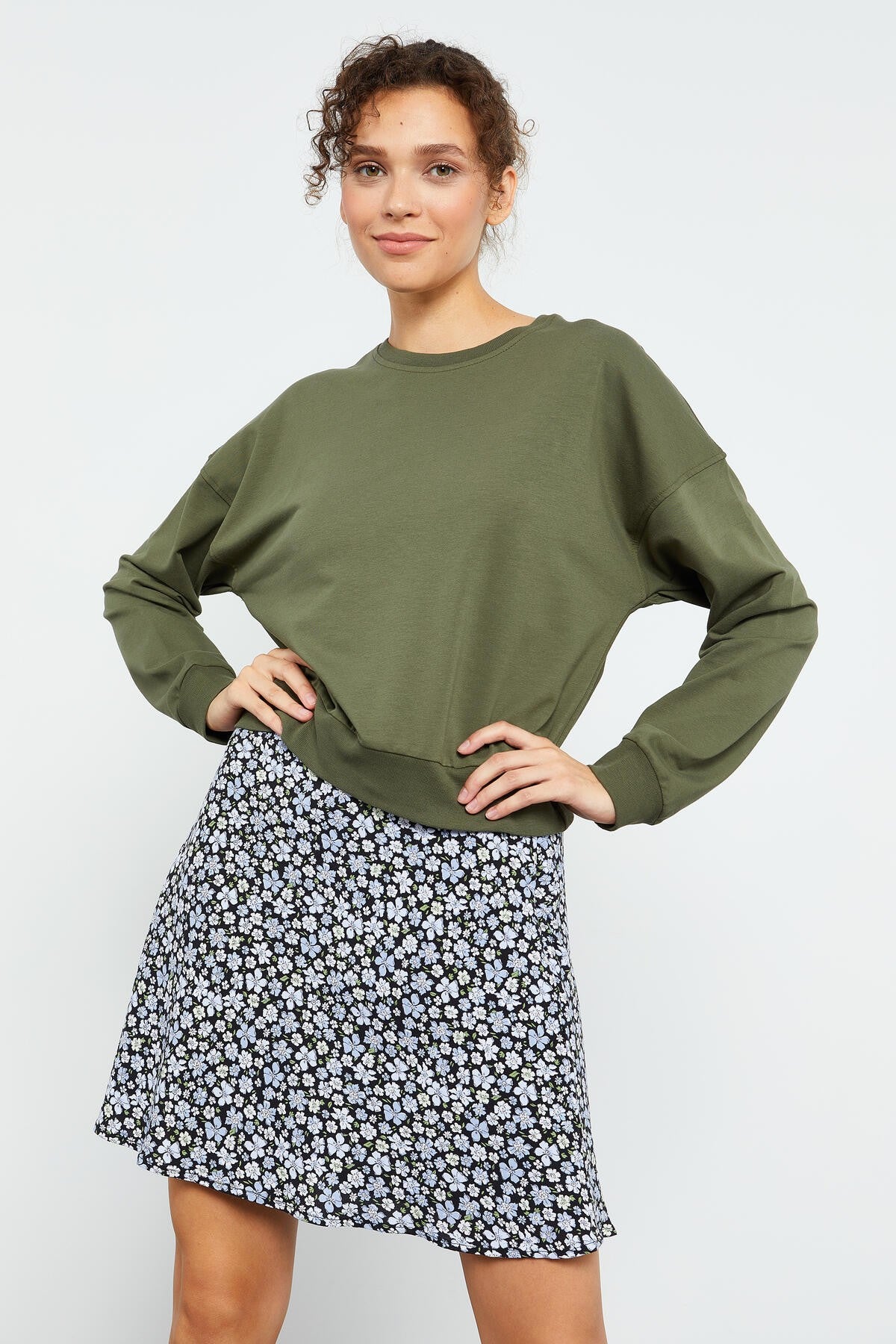 Haki Basic Rahat Form O Yaka Kadın Sweatshirt - 97114