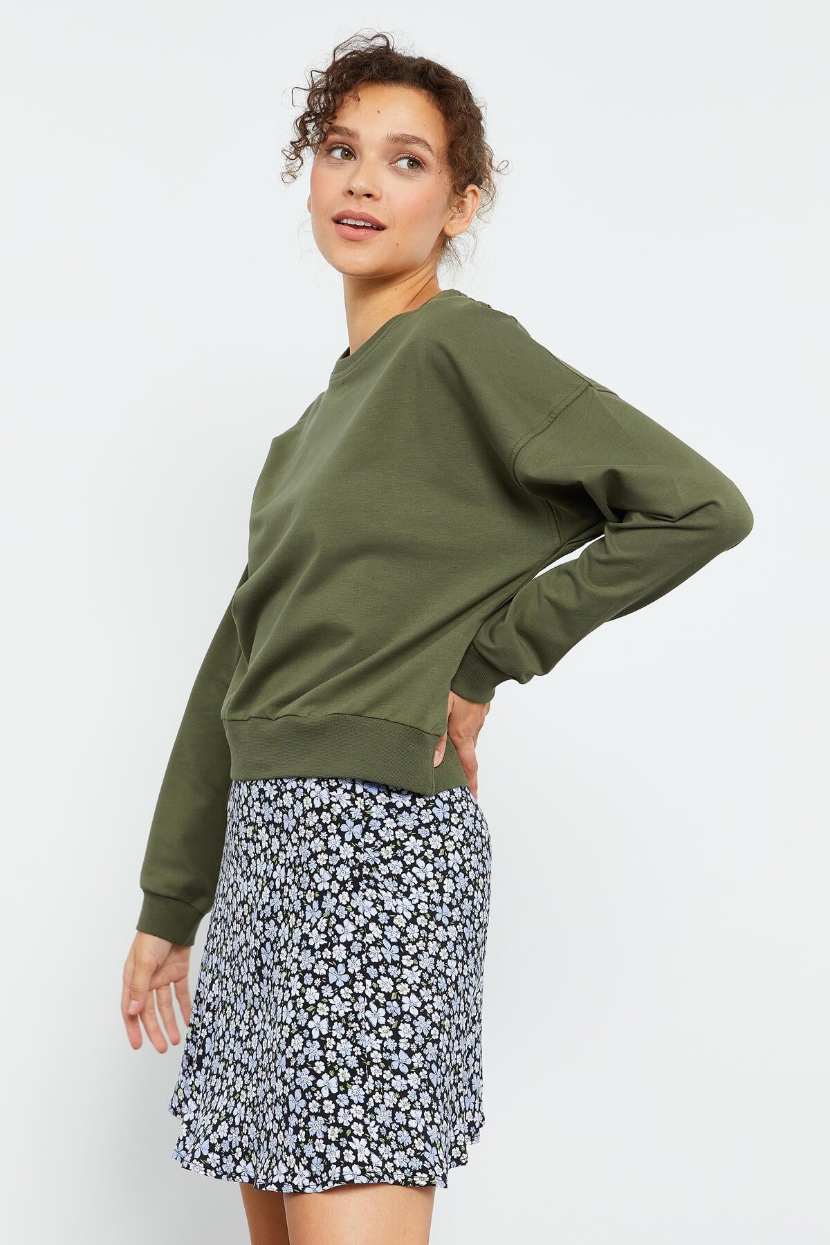 Haki Basic Rahat Form O Yaka Kadın Sweatshirt - 97114