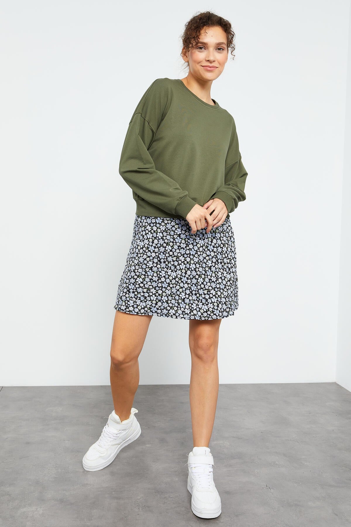 Haki Basic Rahat Form O Yaka Kadın Sweatshirt - 97114