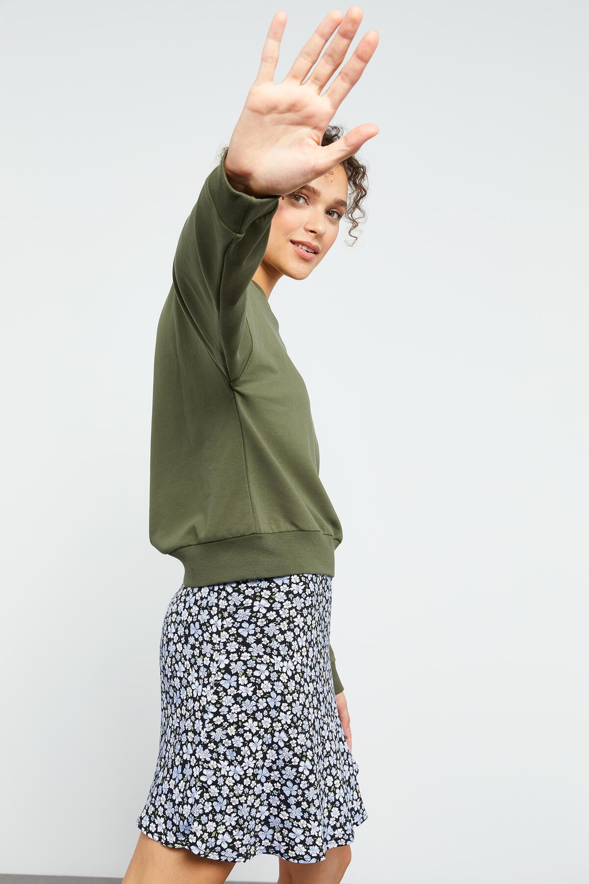 Haki Basic Rahat Form O Yaka Kadın Sweatshirt - 97114