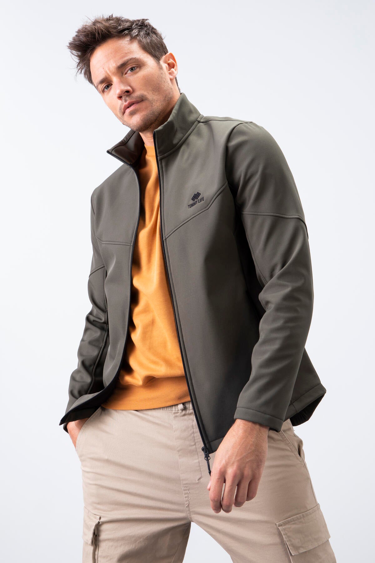 Haki Fermuarlı Dik Yaka Su ve Rüzgar Geçirmez Softshell Erkek Mont - 88050