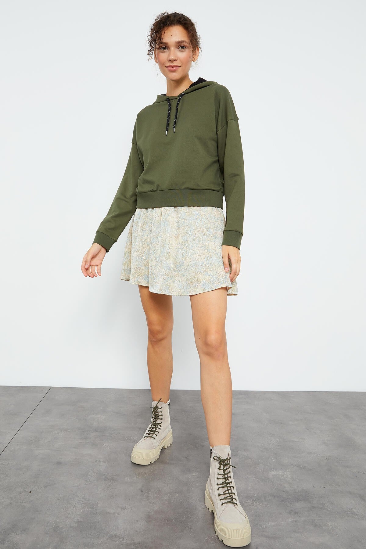 Haki Uzun Kol Rahat Form Kapüşonlu Kadın Sweatshirt - 97115