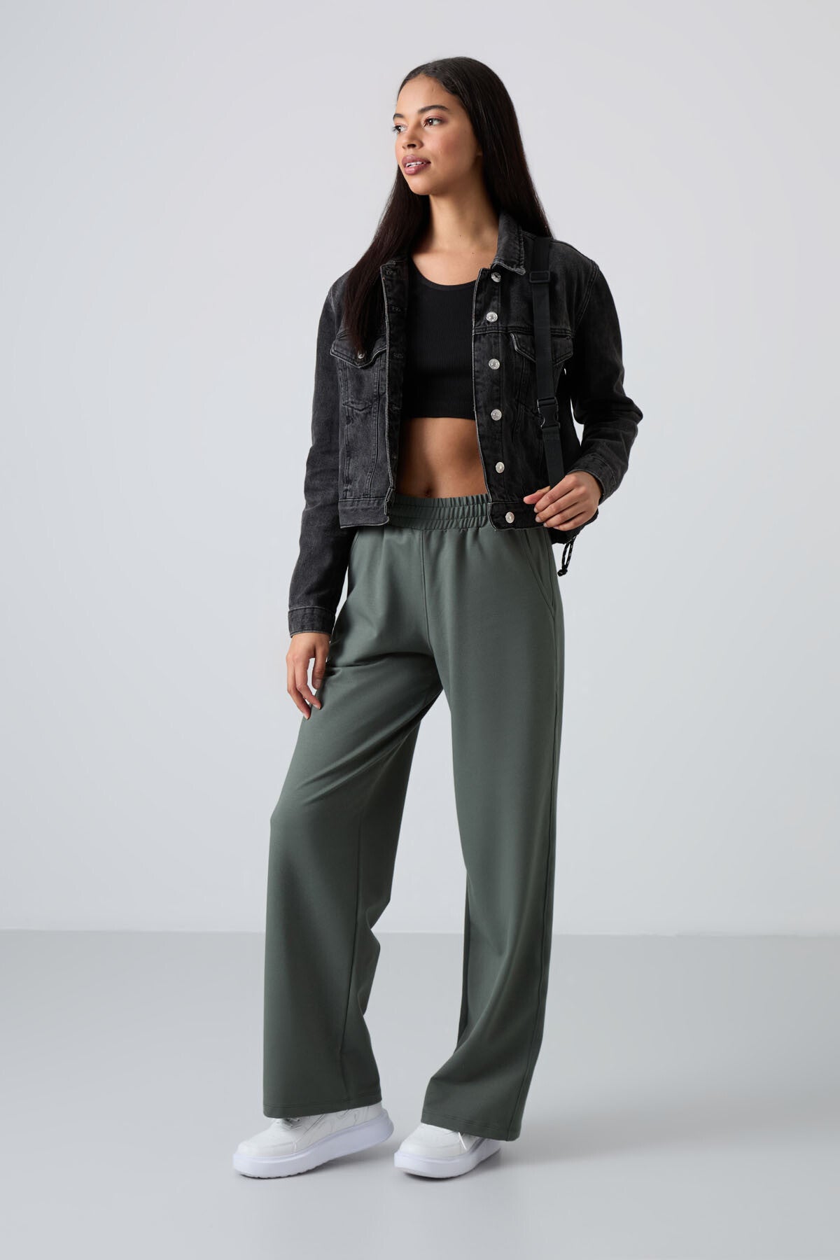 Haki Yüksek Bel Cepli Rahat Form Geniş Paça Kadın Eşofman Alt - 94567