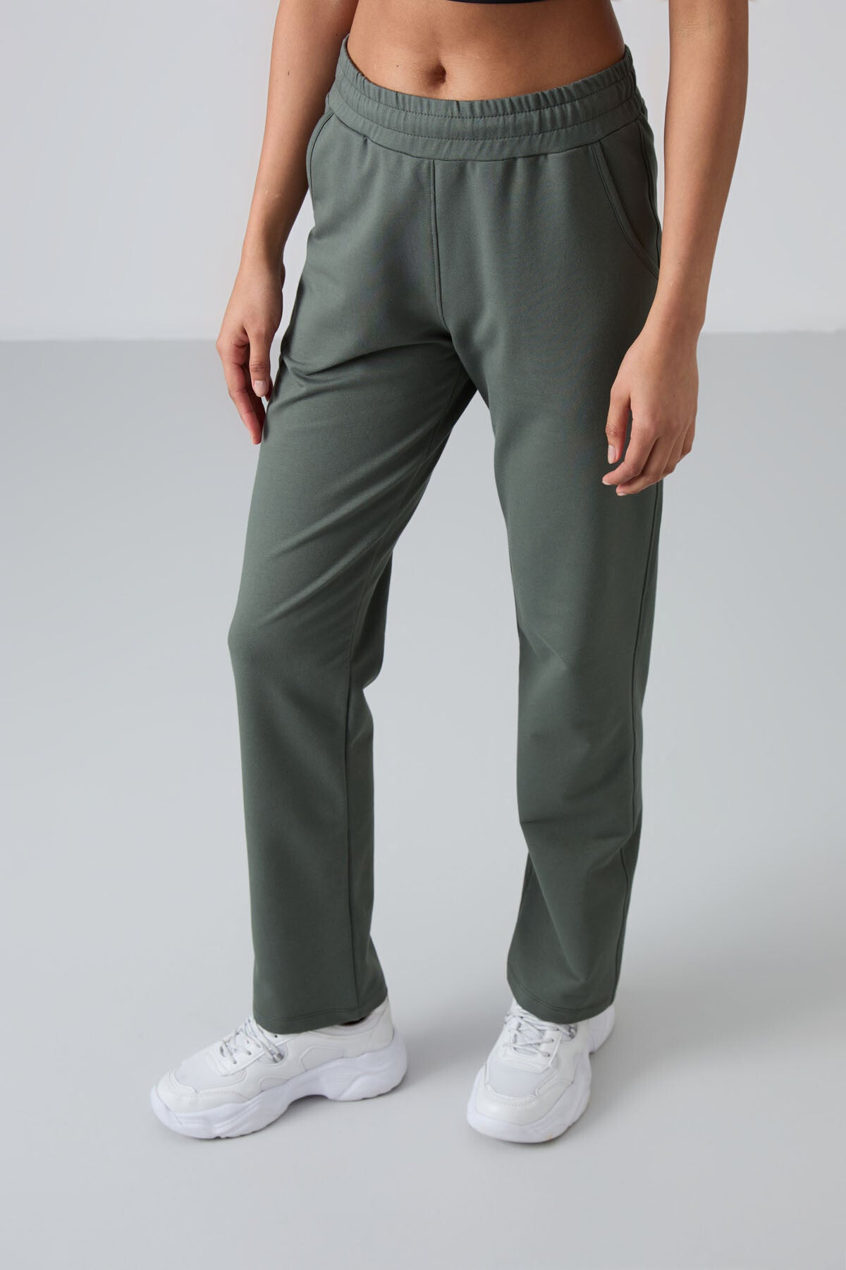 Haki Yüksek Bel Cepli Rahat Form Klasik Paça Kadın Eşofman Alt - 94584